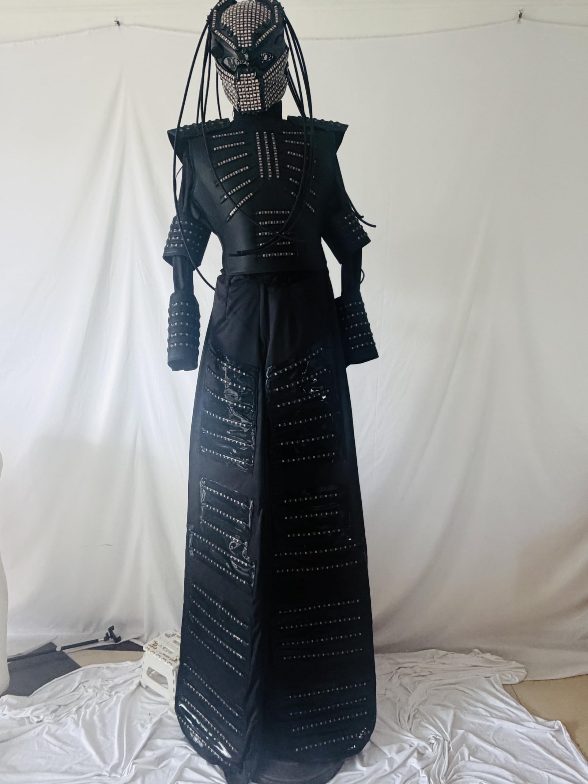 Earthradius Disfraz de Robot Caminante sobre zancos RGB, Traje de Armadura con Casco de depredador Iluminado de Cuerpo Completo para espectáculos de Escenario