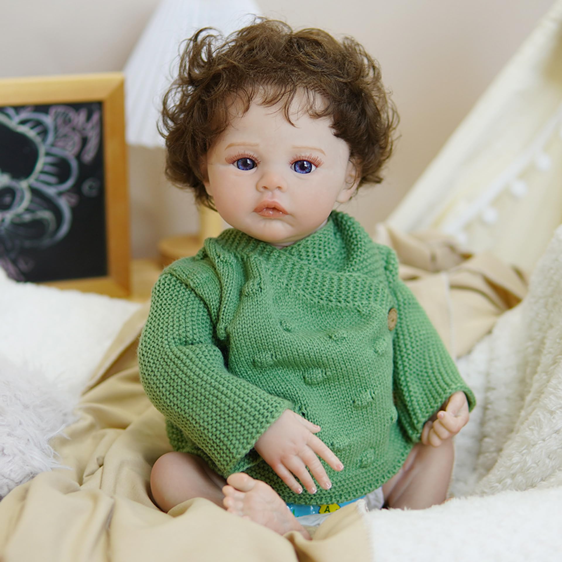 YIHANGG Bambola Bebe Reborn Femmina con Capelli Marroni 45cm Bambole Che Sembrano Vere Neonato Realistico Bambolotto Bambina Occhi Aperti Bambolotti Carino Compleanno Natale Regalo