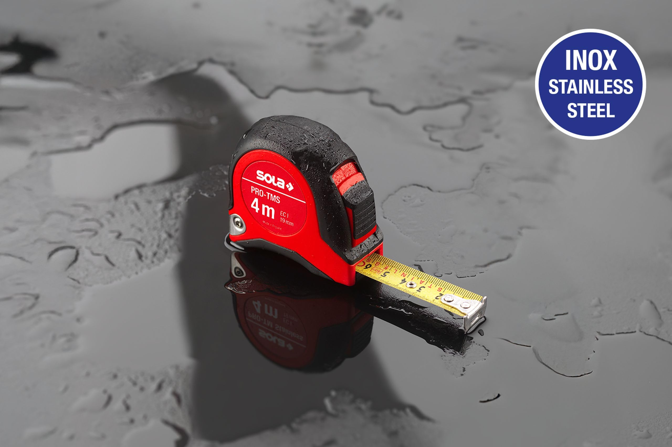 SOLA PRO-TMS - rostfreies Bandmaß 4m / 19mm - robustes Rollbandmaß aus Edelstahl, gelb lackiert mit mm Skala - Genauigkeitsklasse I - Rollmeter mit beweglichem Endhaken - Länge 4m/19mm