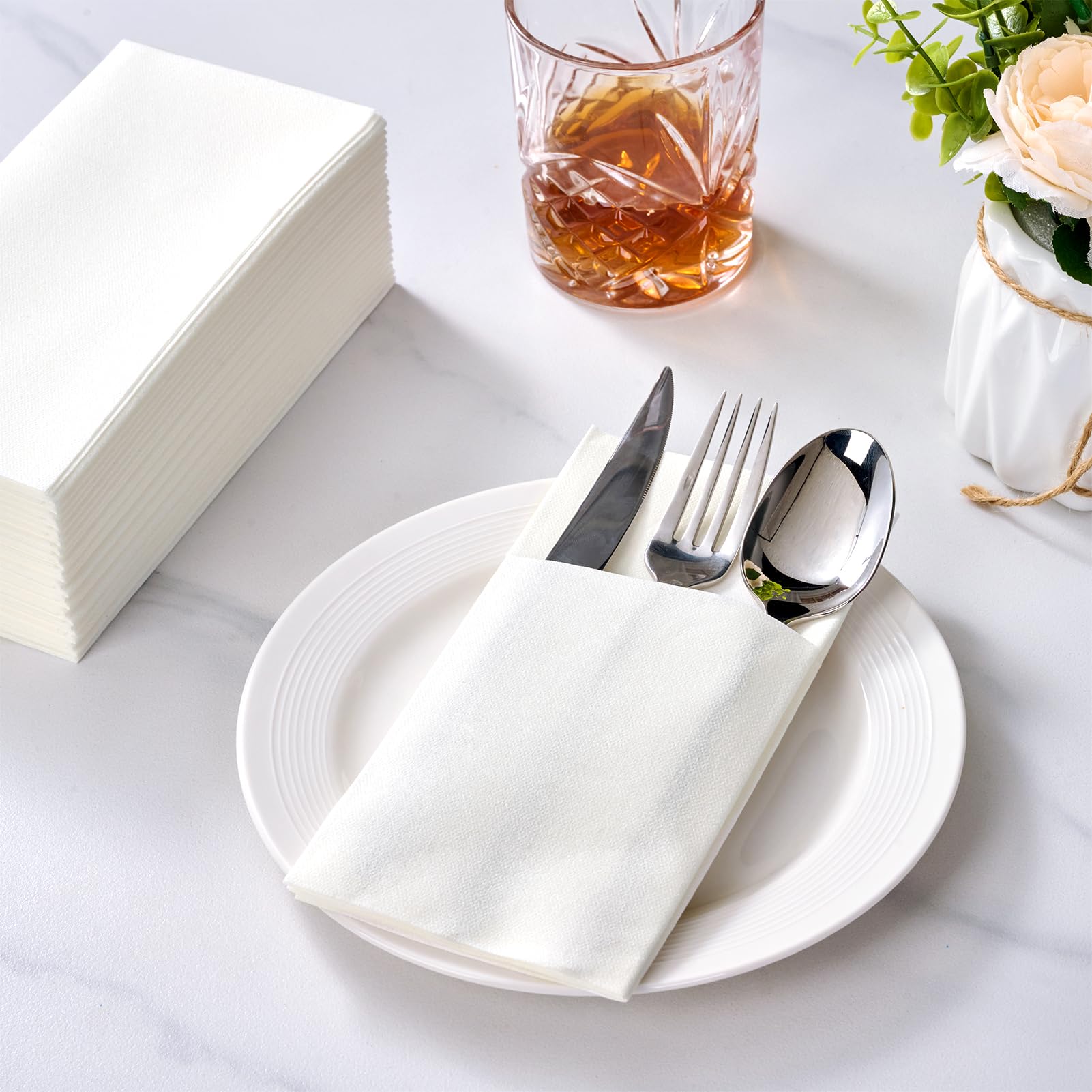 FOCUSLINE 200 servilletas desechables como servilletas, bolsillo integrado para cubiertos, servilletas de papel preplegadas blancas, servilletas de cena con tacto de lino para bodas, fiestas o eventos