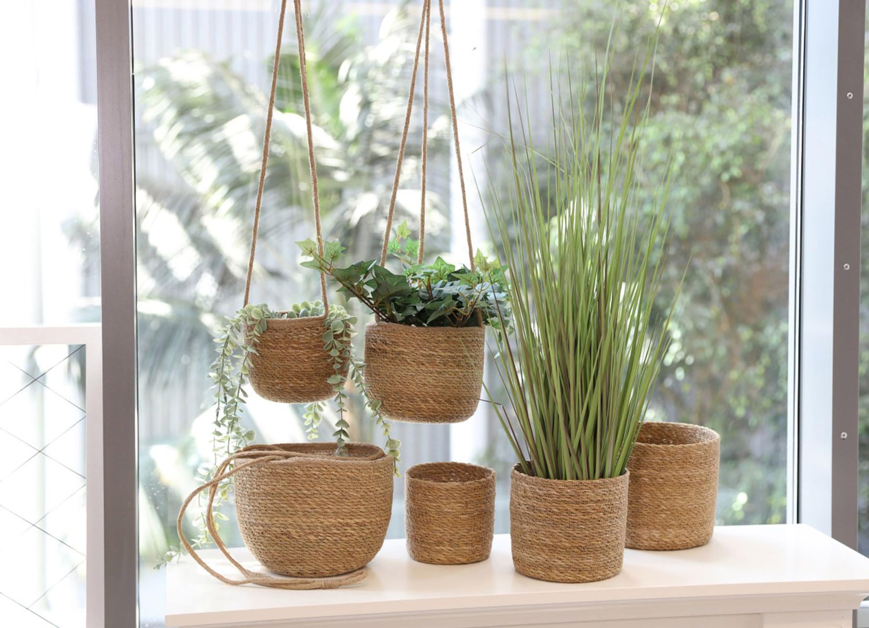 Lot de 3 pots de fleurs suspendus en jonc de mer naturel – 23, 20, 17 cm – Pot de fleurs à suspendre en matériau naturel – Pot de fleurs suspendu avec film intérieur