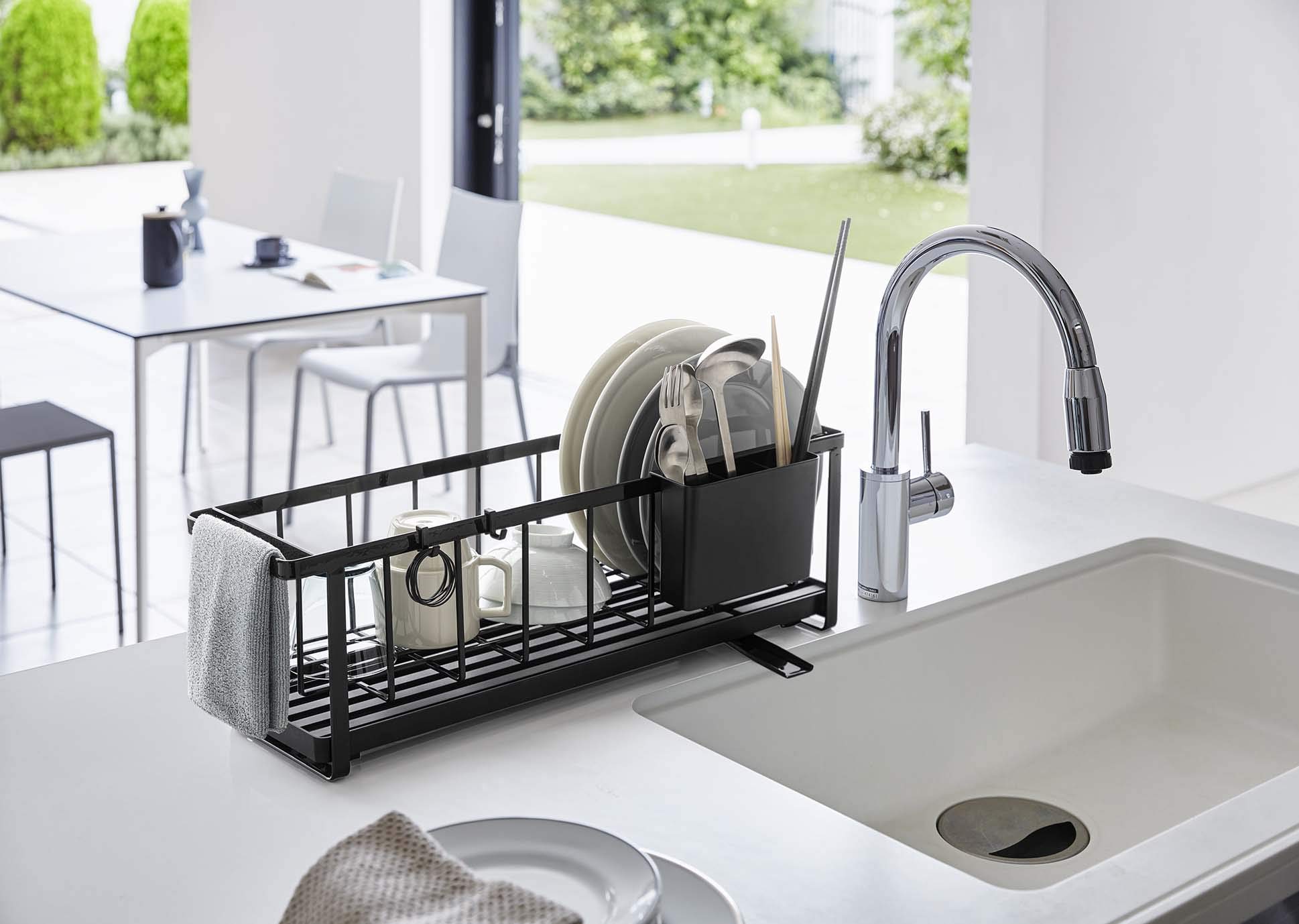 YAMAZAKI 5069 Tower Wire Dish Drainer Slim, Black, Steel/ABS Resin/Polypropylene/Silicone, 57.5 x 16 x 18.5 cm