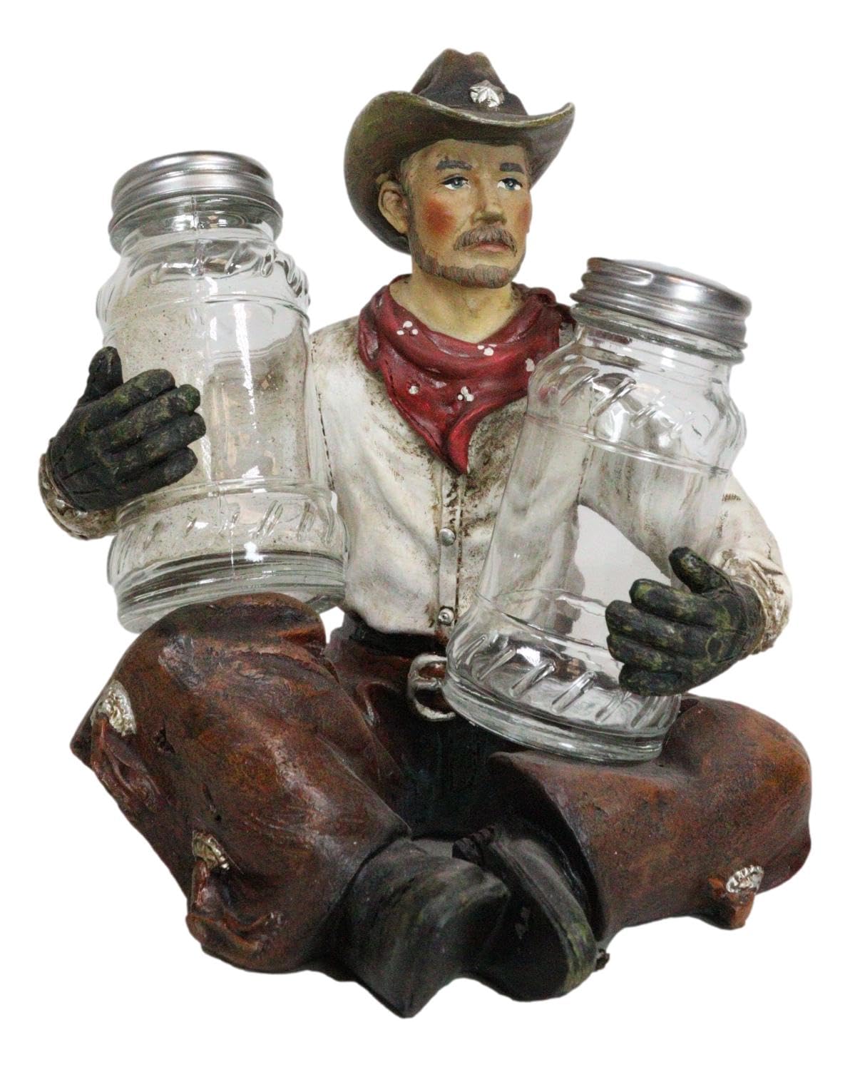 Ebros Gift Country Rustic Western Howdy Wrangler Cowboy avec chapes assis jambes croisées Salière et poivrière Ensemble de figurines de ferme Ranch Wild West Southwestern Old World Decor