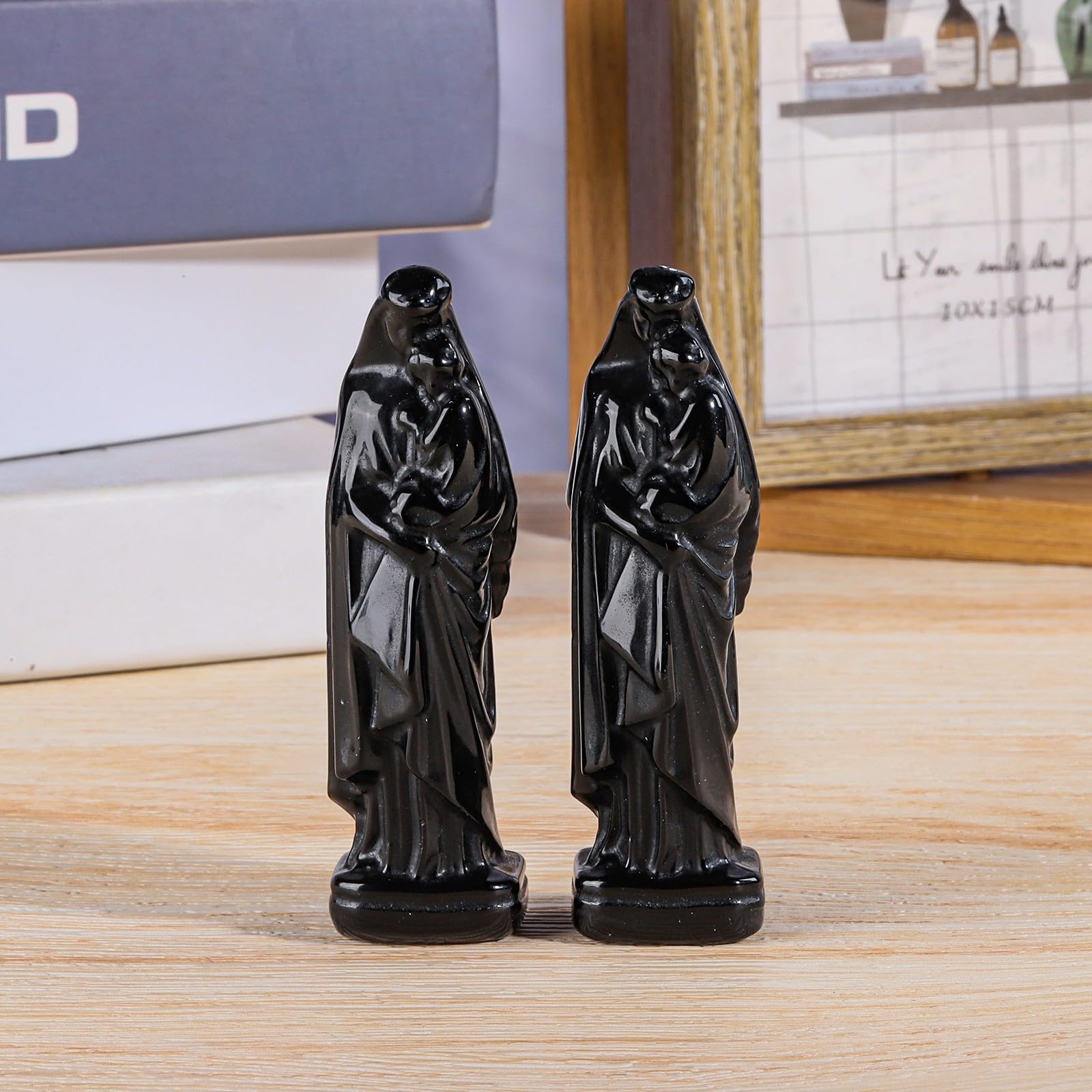 SUNYIK Figura de Madonna y niño de obsidiana negra tallada a mano, Virgen María sosteniendo al bebé Jesús, estatua católica cristiana religiosa para decoración de iglesia en casa y oficina