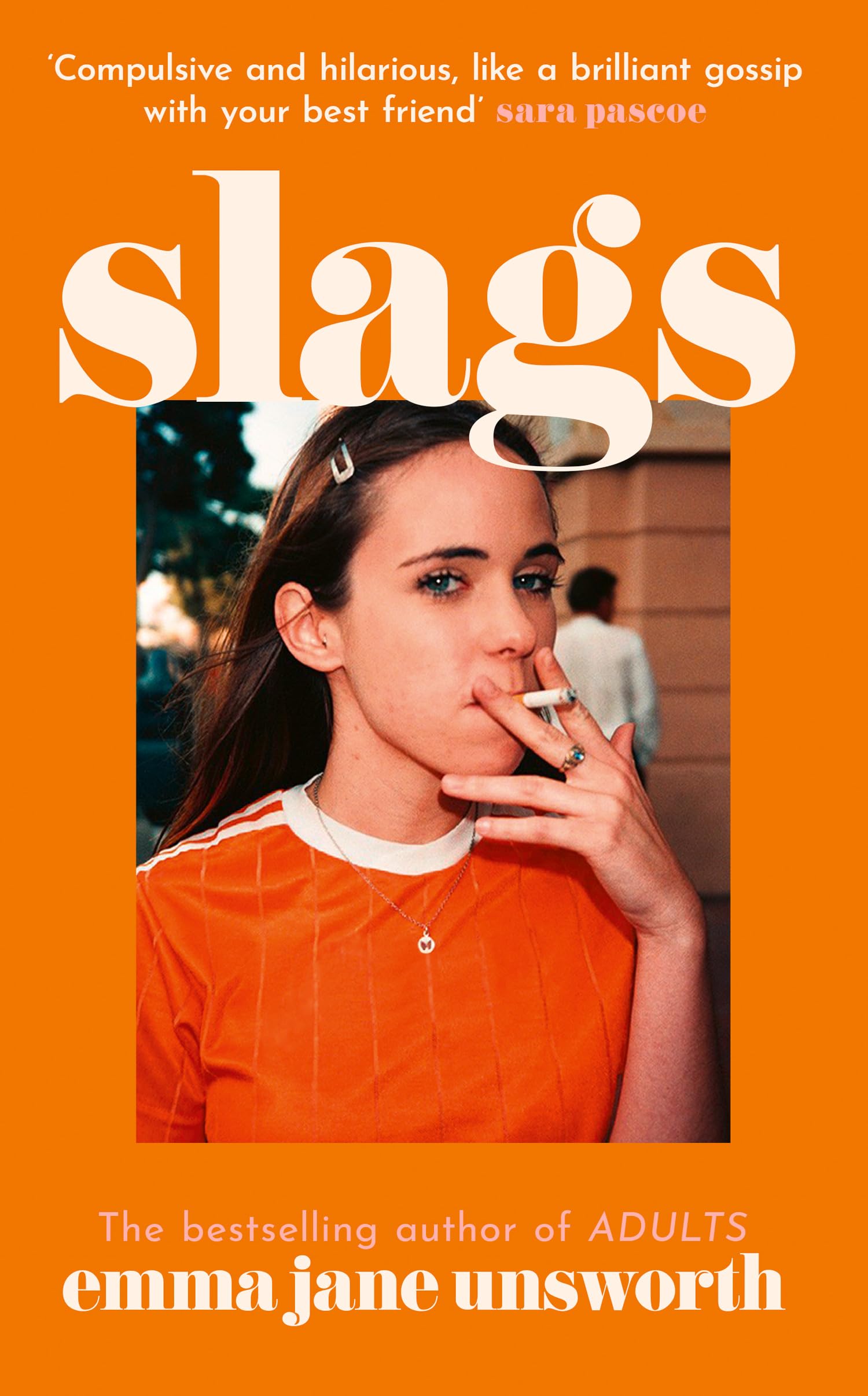 Emma Jane Unsworth Roman Slags – Der humorvoll-scharfe Roadtrip durch Vergangenheit und Gegenwart