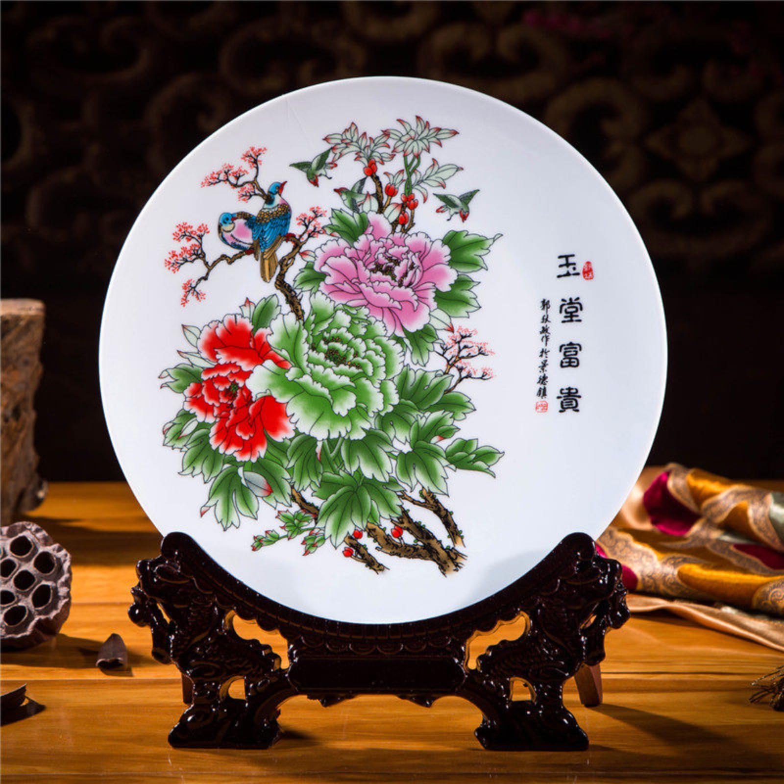 Assiette en céramique chinoise de 26 cm pour embellir un meuble vide
