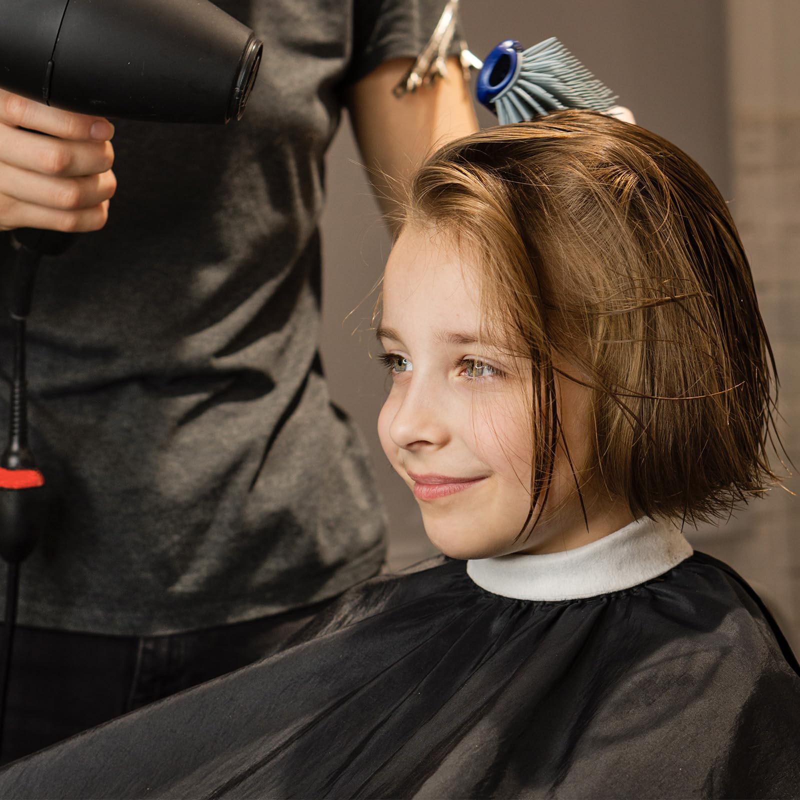 Foaincore 20 Stück Professionelle Haarschneideumhang Salon Nylon Cape Barber Styling Cape mit Schnappverschluss Haarumhänge, Schwarz, 59 x 51 Inches