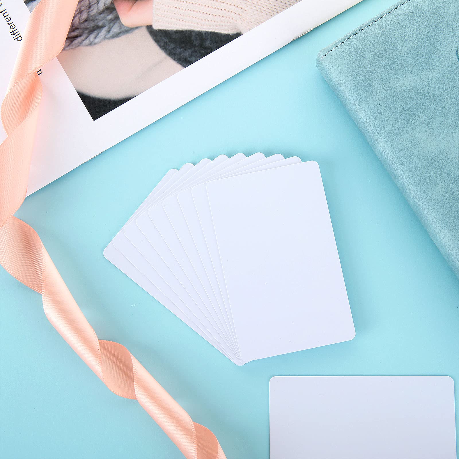 Lot de 200 cartes PVC blanches vierges, cartes plastiques CR80, cartes d'identité professionnelle en plastique, compatibles pour imprimantes de cartes d'identité - 30 mil, 760 microns