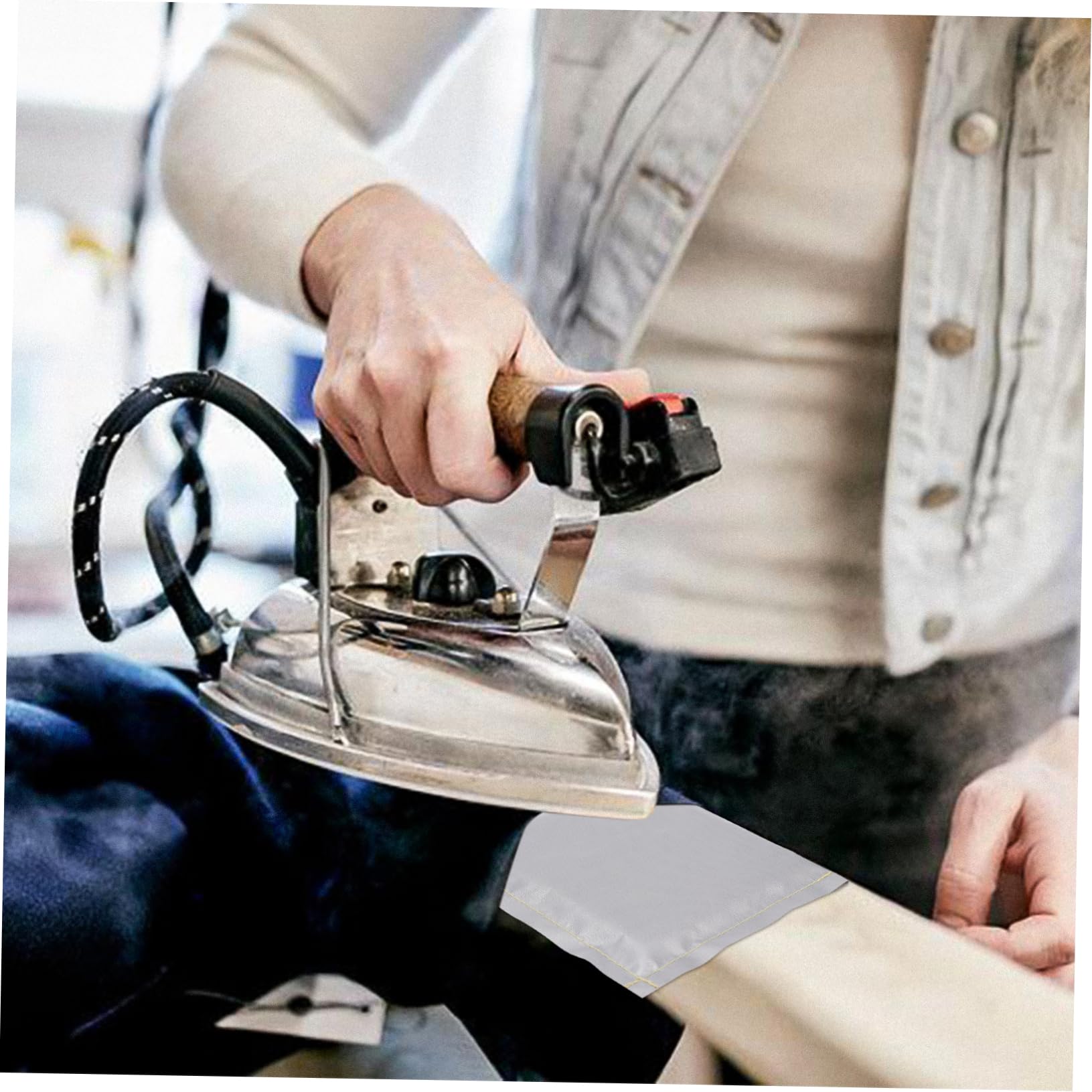 GLEAVI Pillow Heat Resistant Pressing Mat for Heat Transfer Non Stick Ironing Tool for Vinyl Garments and Crafting Projects Design