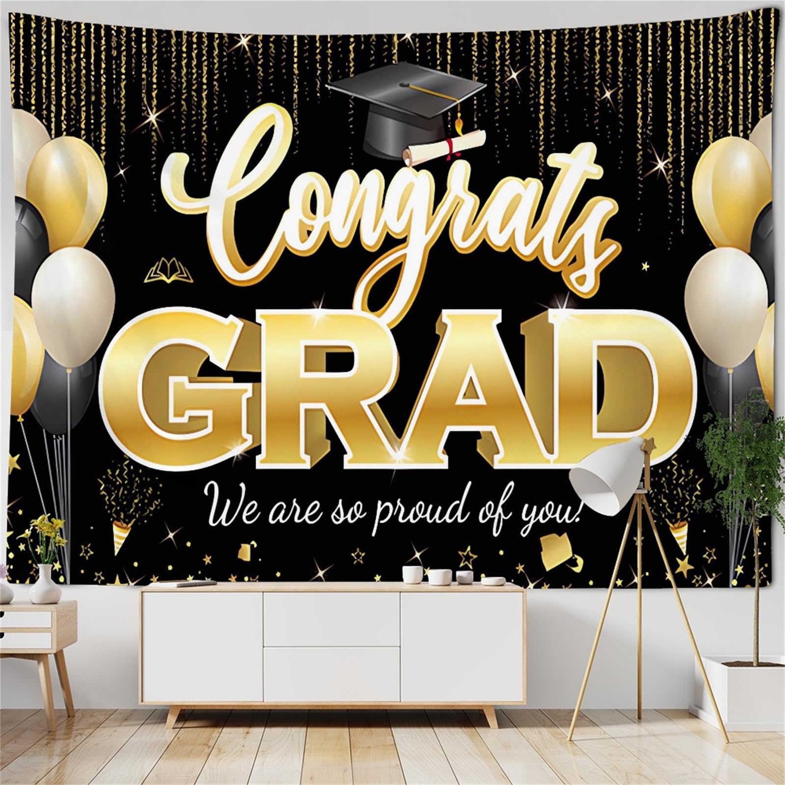 Stendardo Di Laurea 2024 'We Are So Proud Of You' – Banner In Tessuto 200x110 Cm, Oro E Nero, Con Occhielli E Nastro - 2