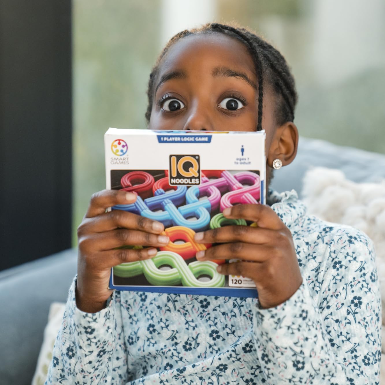 SmartGames IQ Noodles - A Travel Friendly Logic Puzzle for Ages 7 - Adult with 120 Challenges and 2 Play Modes!