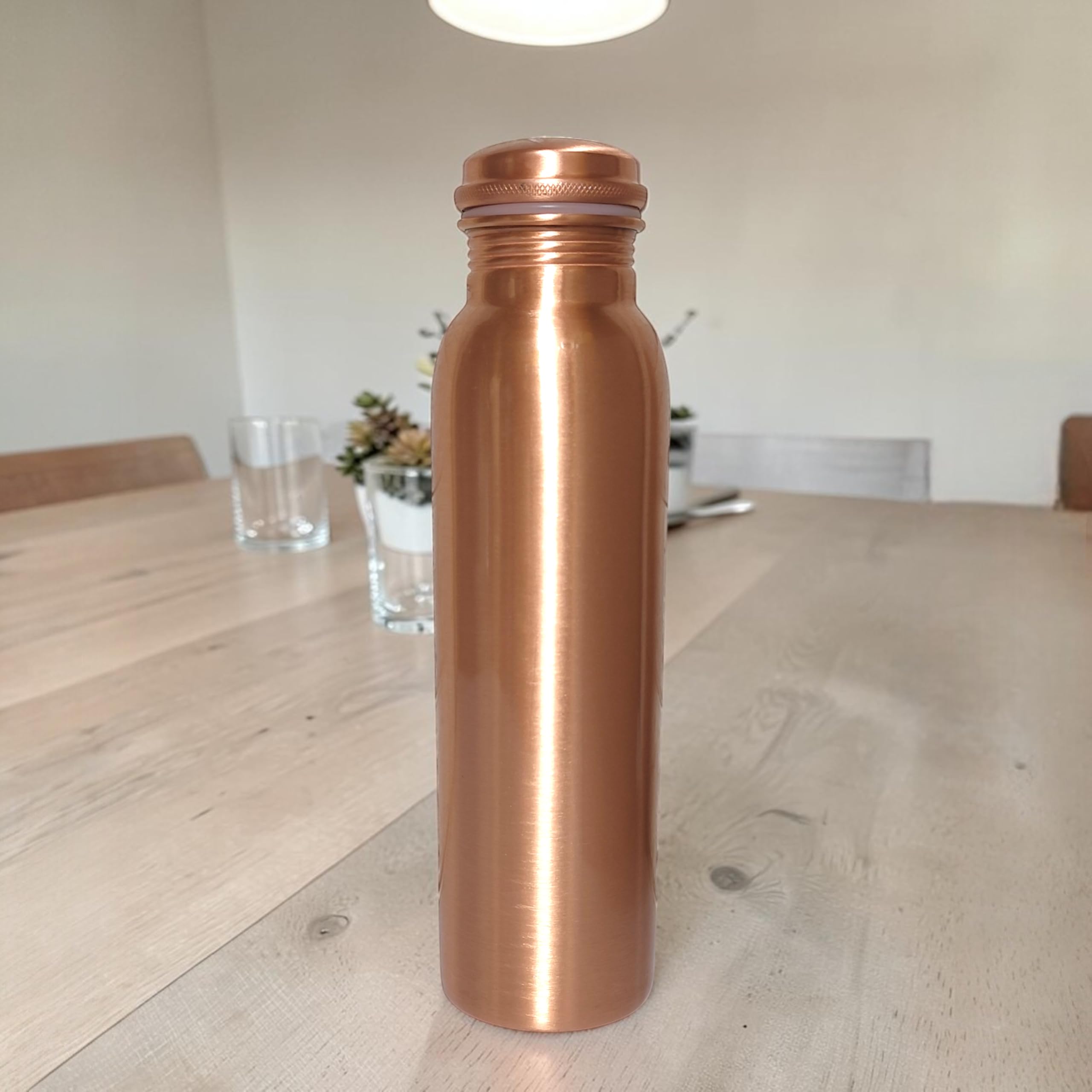 Botella de agua de cobre puro, recipiente de cobre ayurvédico de 34 onzas para agua potable, diseño a prueba de fugas y ecológico, ideal para yoga, gimnasio y bienestar (acabado mate)