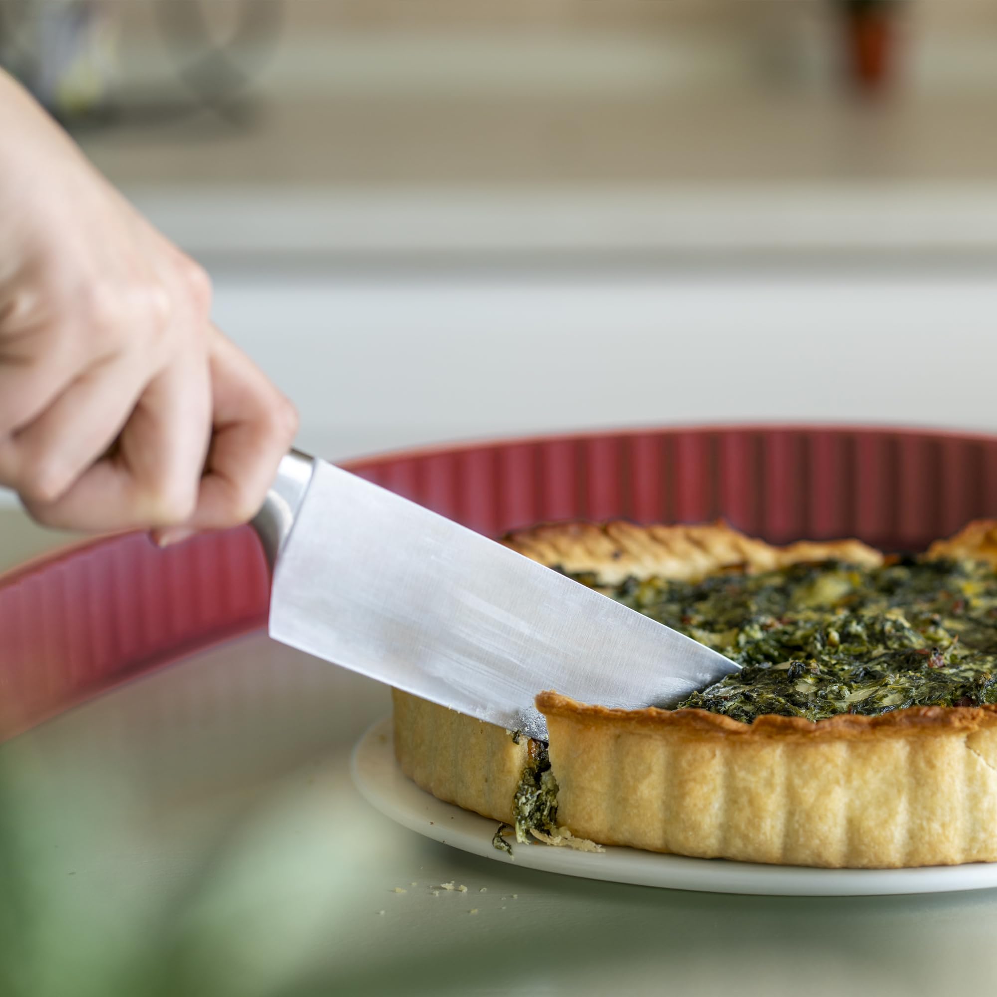 coox Moule à quiche avec fond en porcelaine de 26 cm de diamètre en rouge, cuire et servir et couper directement sur la plaque en porcelaine, pas besoin de le mettre en œuvre