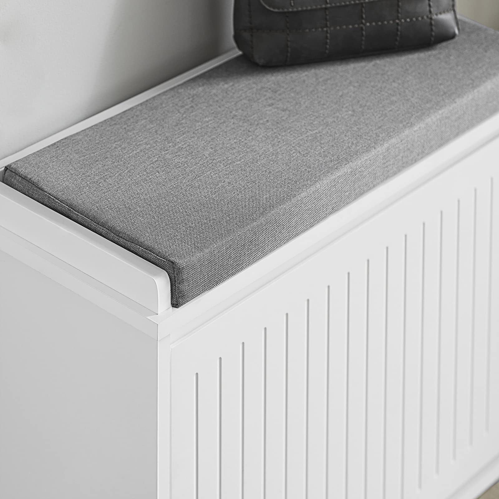 SoBuy Banc Chaussures avec abattant 62x26x45cm pour entrée | Meuble de rangement avec coussin rembourré polyester, MDF E1, pieds antidérapants, charge 150kg, blanc FSR98-W