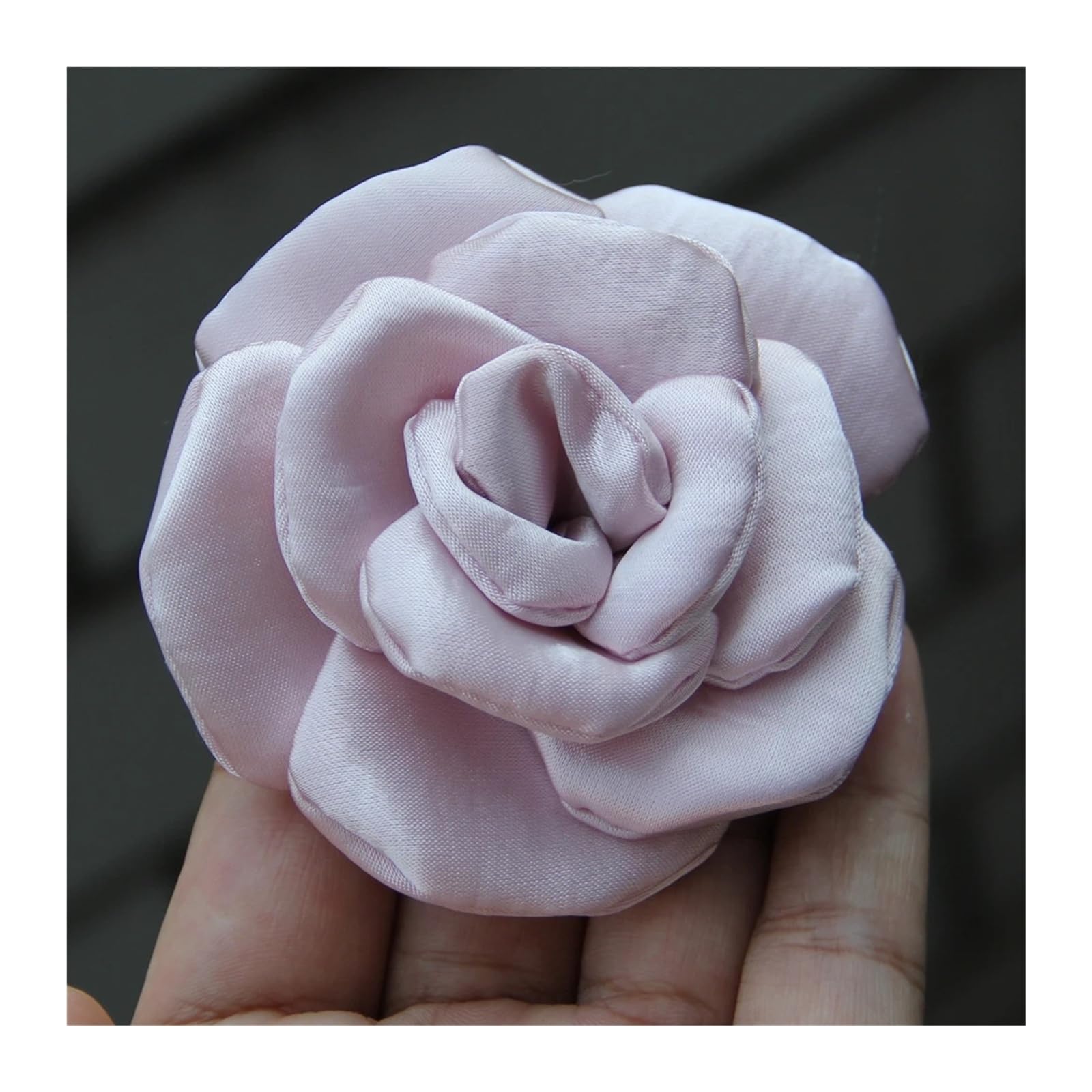 Camélia en tissu pour création de broches de mariage et épingles de revers
