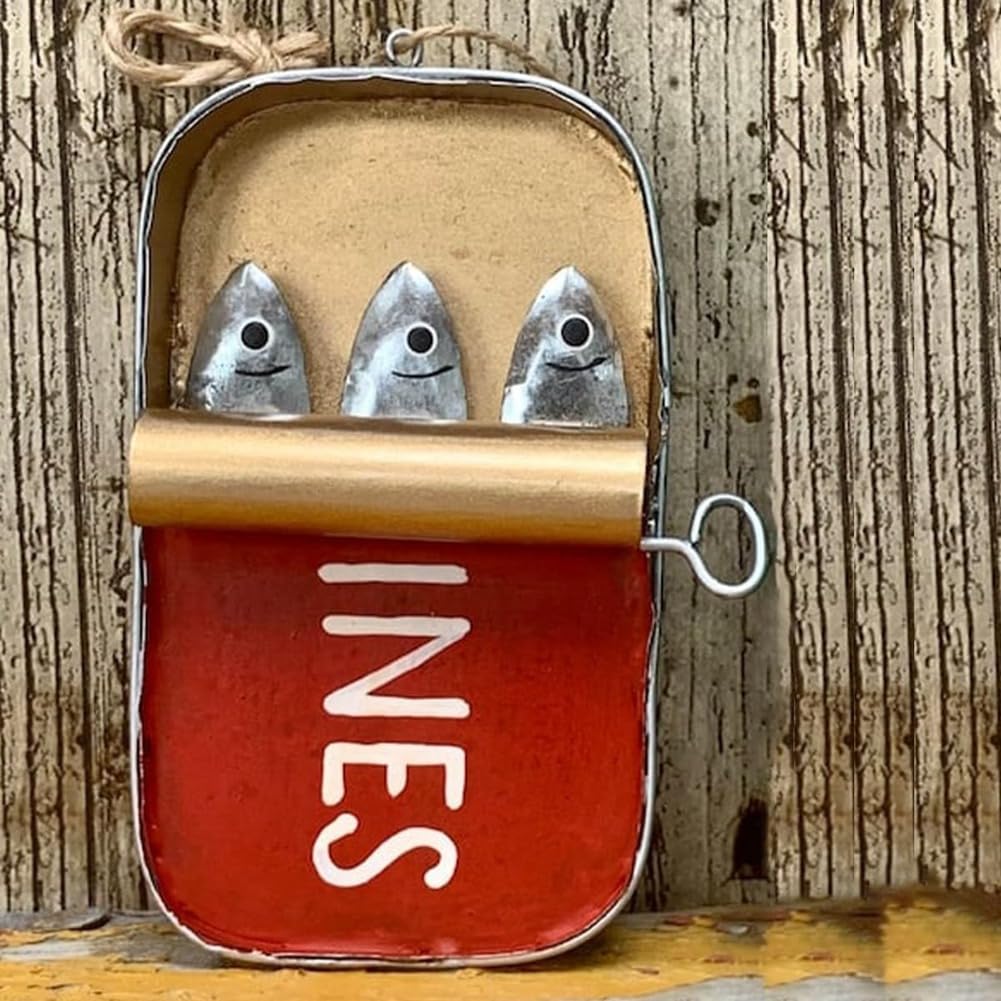 Figskey Boîte de sardines insolite à suspendre, nouveau poisson sardine à suspendre, décoration de pêche amusante, décoration rétro en métal à suspendre (A