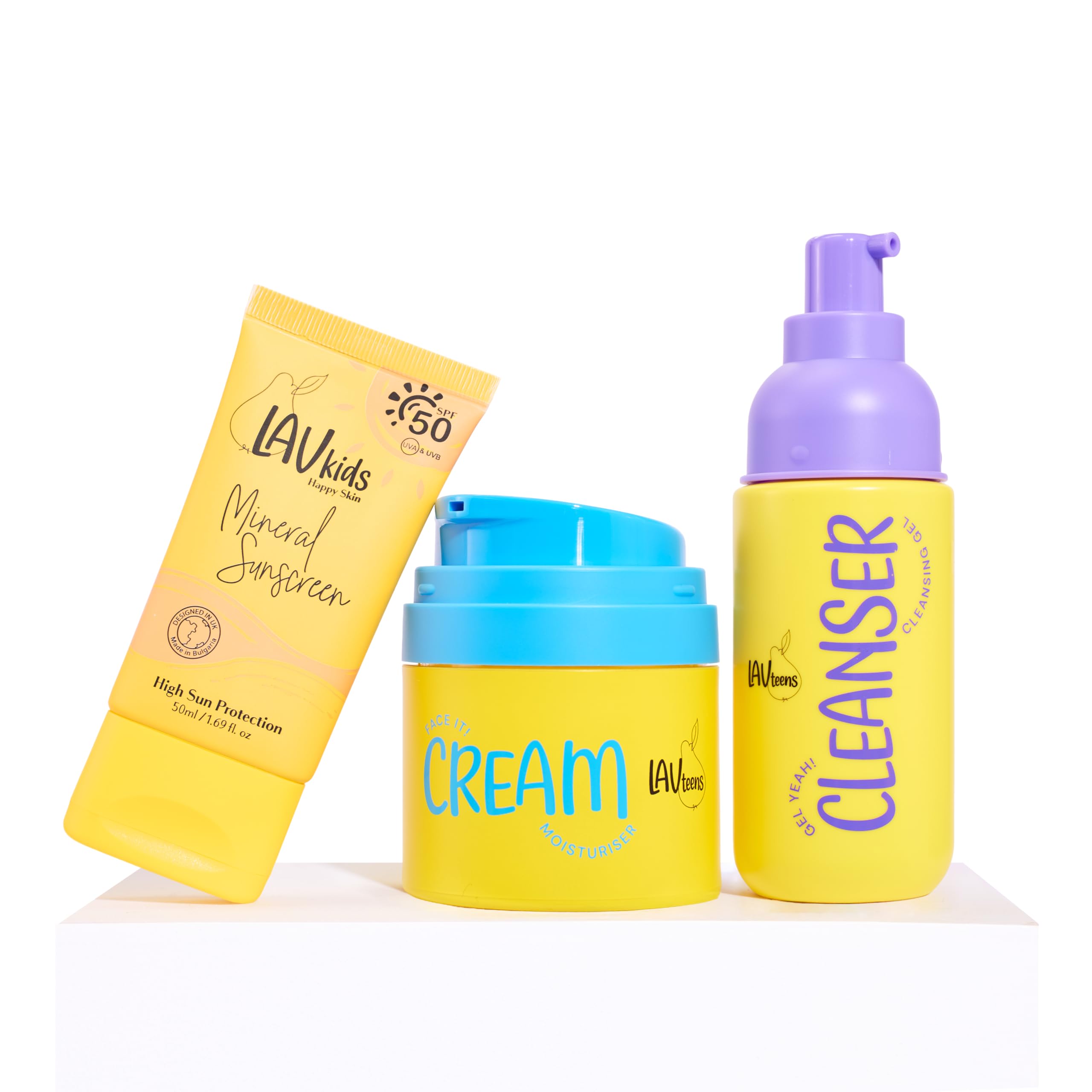 LAVteens Glow & Go Kit, 3-teiliges Hautpflege-Set für Teens, Gel-Reiniger, Feuchtigkeitscreme & SPF50 Sonnenschutz