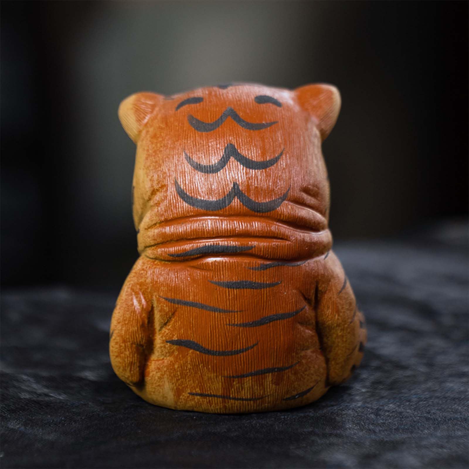 Amazon.co.jp: かわいい 虎の置物 座る虎 インテリア雑貨 トラ 置物
