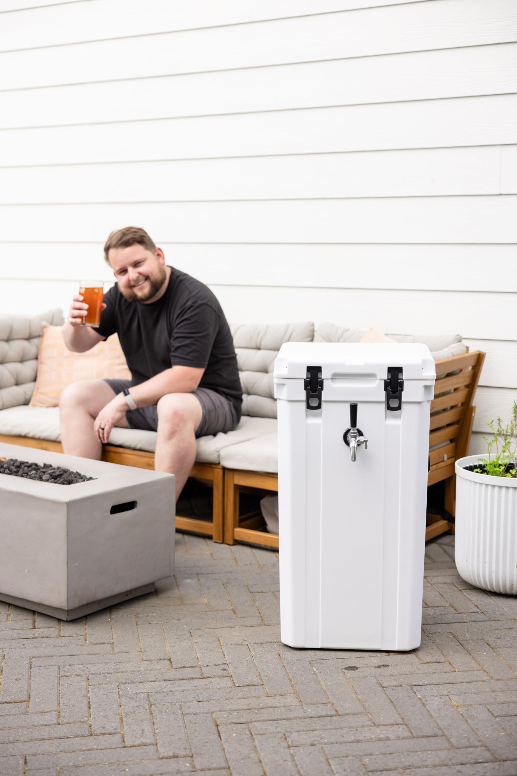 Brewcursion Maxidraft Portable Kegerator Keg Cooler (Red) on Fridge.com - View 2