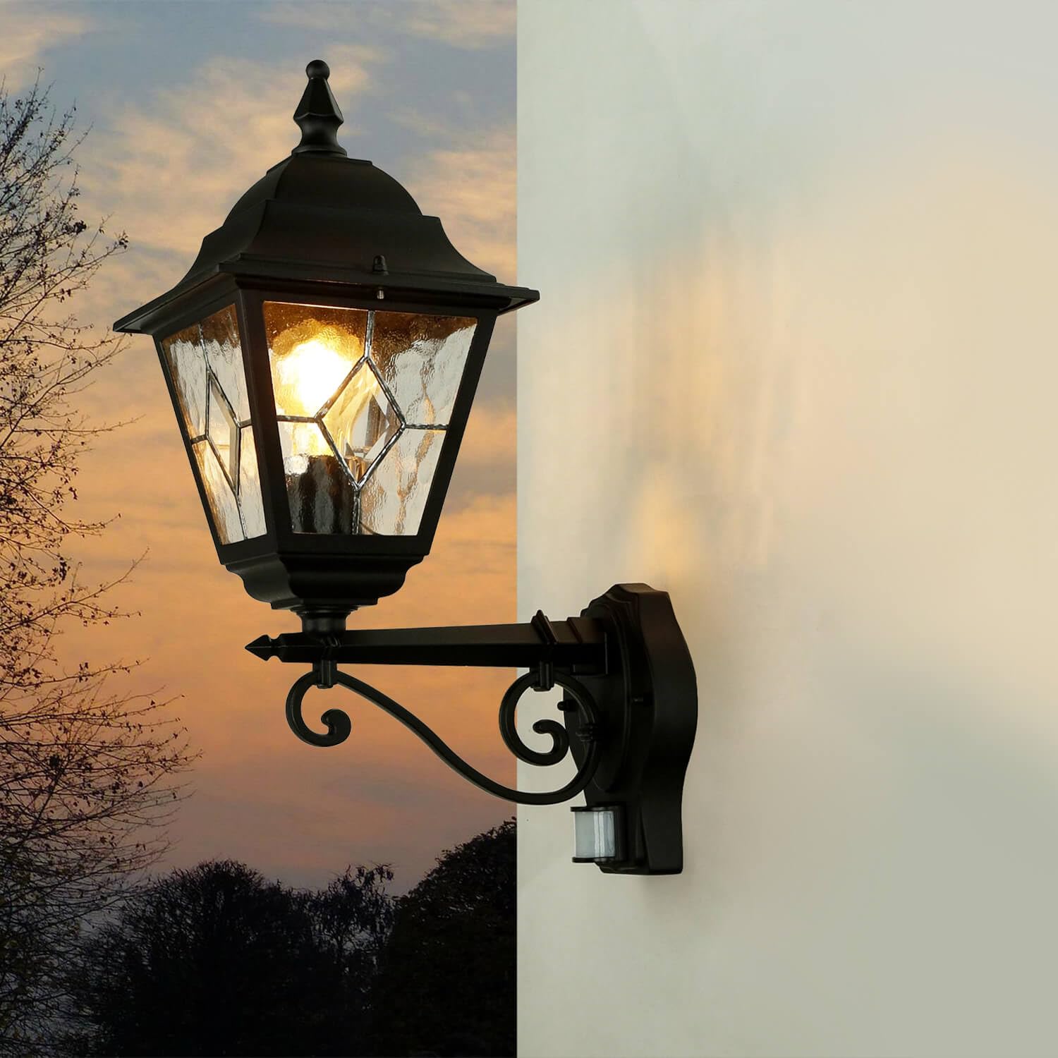 Licht-Erlebnisse XL Außen-Wandleuchte mit Bewegungsmelder NORFOLK Metall Schwarz Premium IP43 H:47cm Terrasse Hauswand Außenleuchte Wandlampe Sensor Antik rustikal