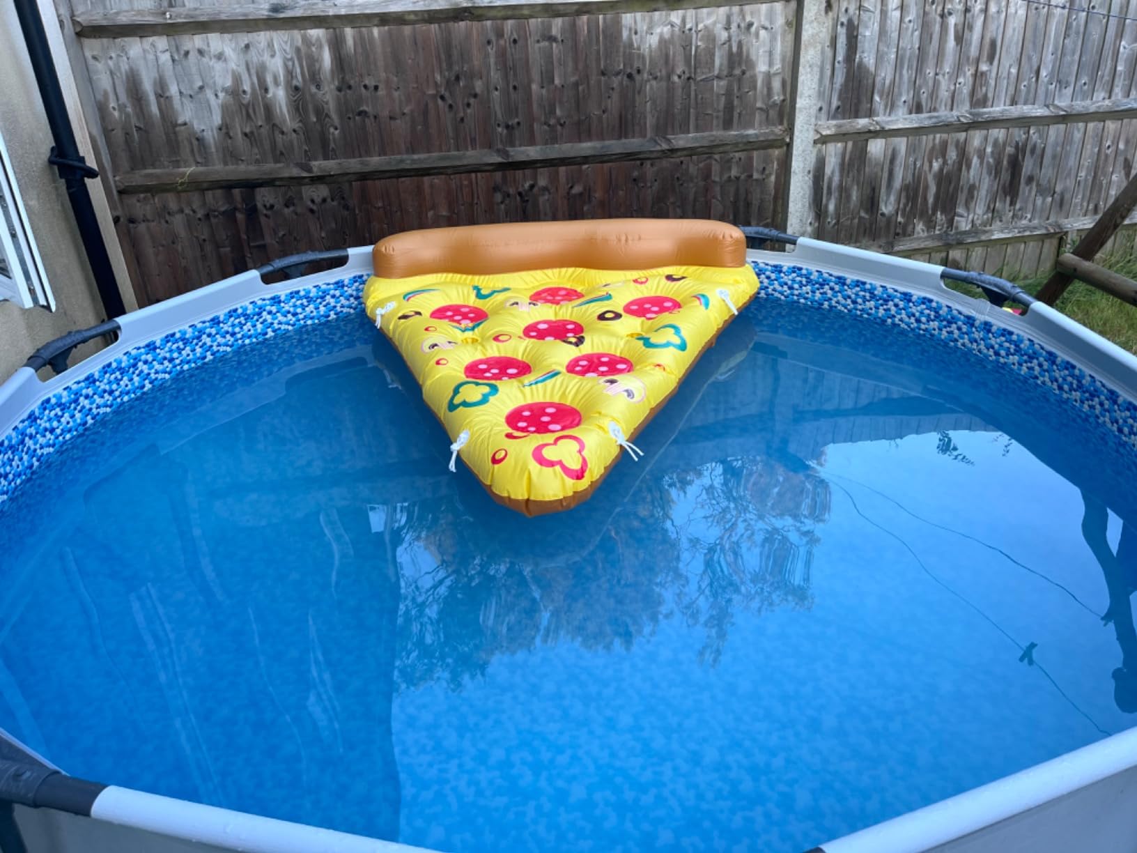JOYIN Giant Inflatable Pizza Slice Pool Float, 1.8*1.5m Pool ...