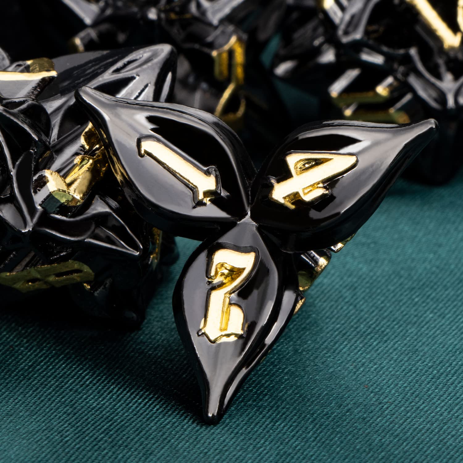 ARUOHHA Jeu de dés DND en métal noir et vert avec boîte cadeau, jeu de rôle Donjons RPG polyédrique Dés D et D D20 D12 D10 D8 D6 D4