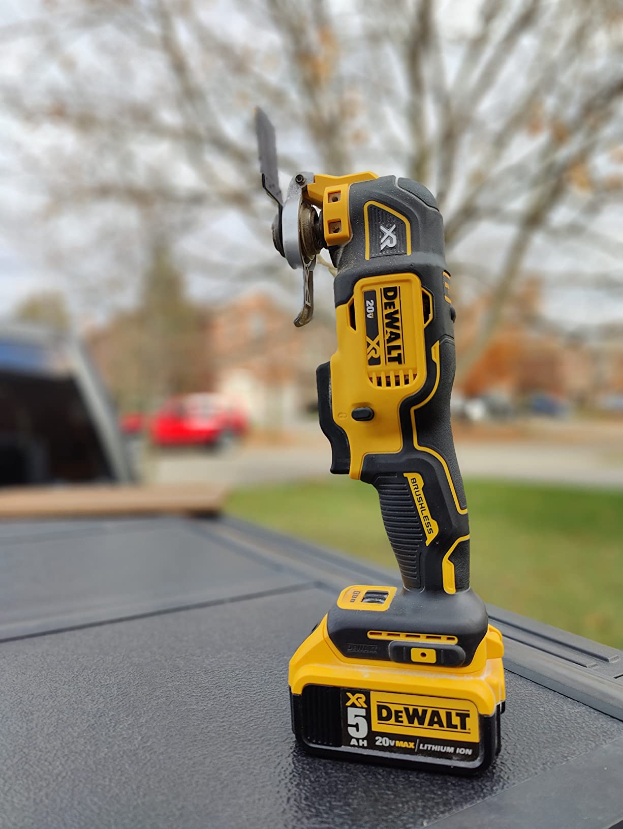 20V MAX* XR® Brushless Cordless 3-Speed Oscillating Multi-Tool (Tool Only) photo review