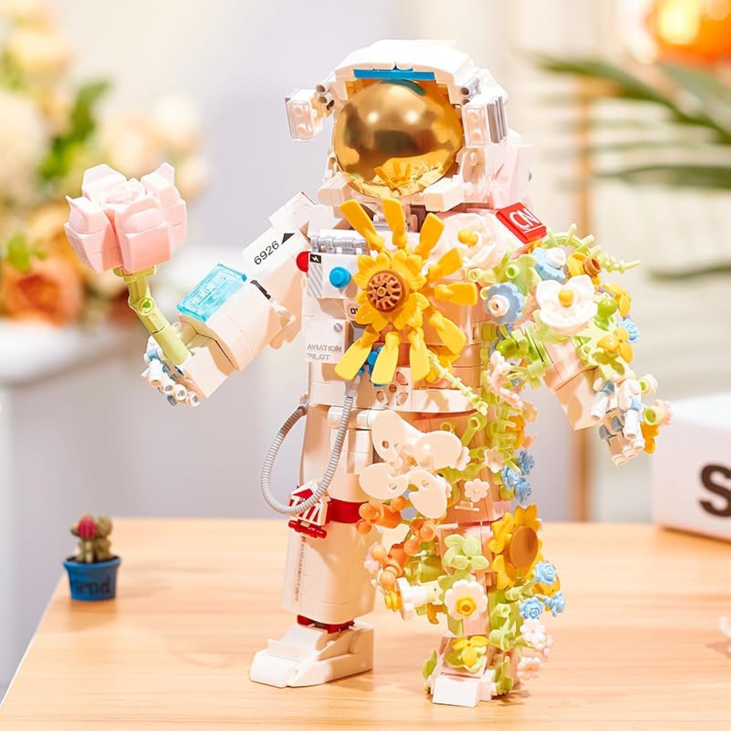 LEILA'S CHOICE Floral Astronaut Building Set (1002pcs), Botanical