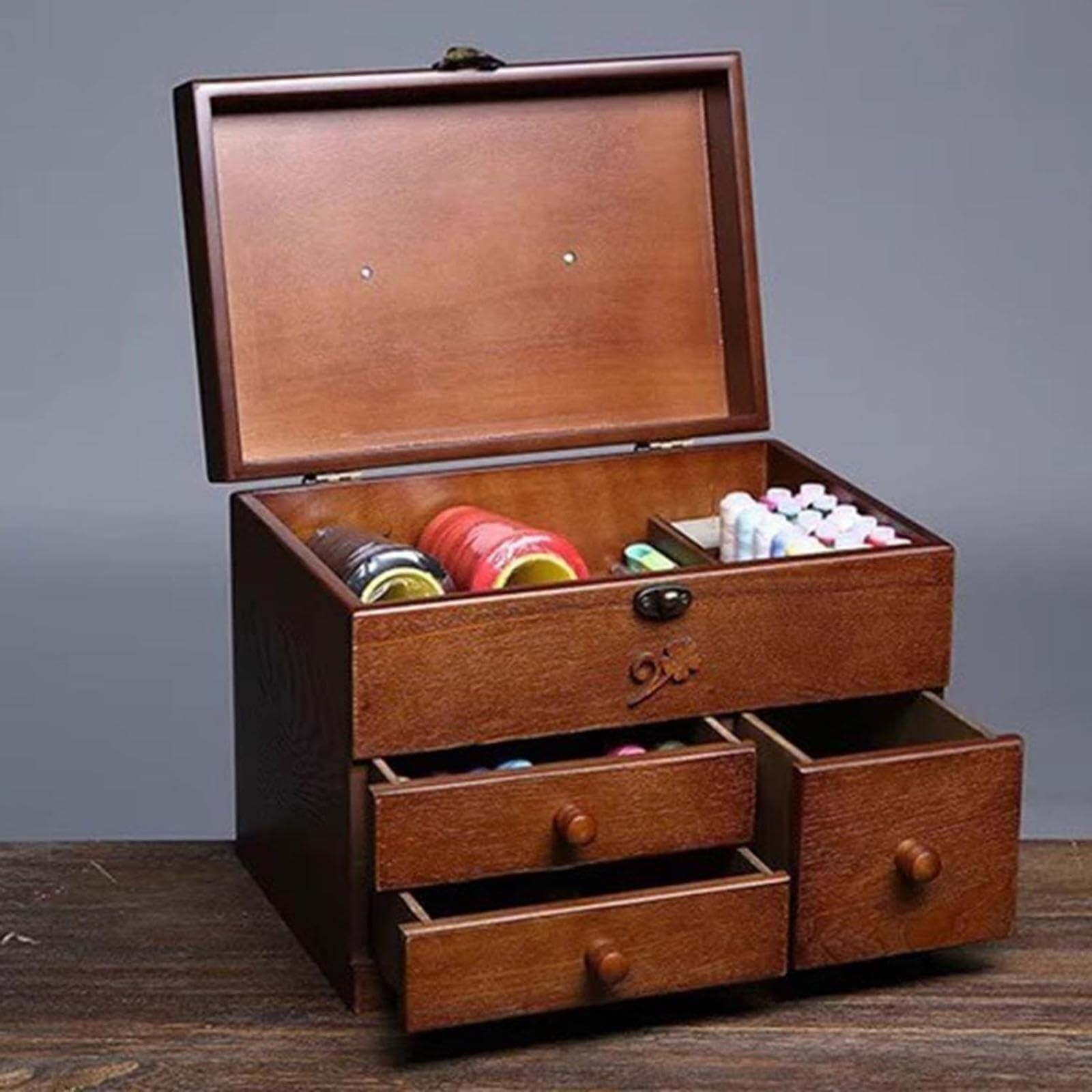 Organizador de madera para coser – 30 x 20,5 x 29 cm con 3 cajones y compartimento superior para suministros de acolchado, ideal para kits de aguja, hilo y bordado
