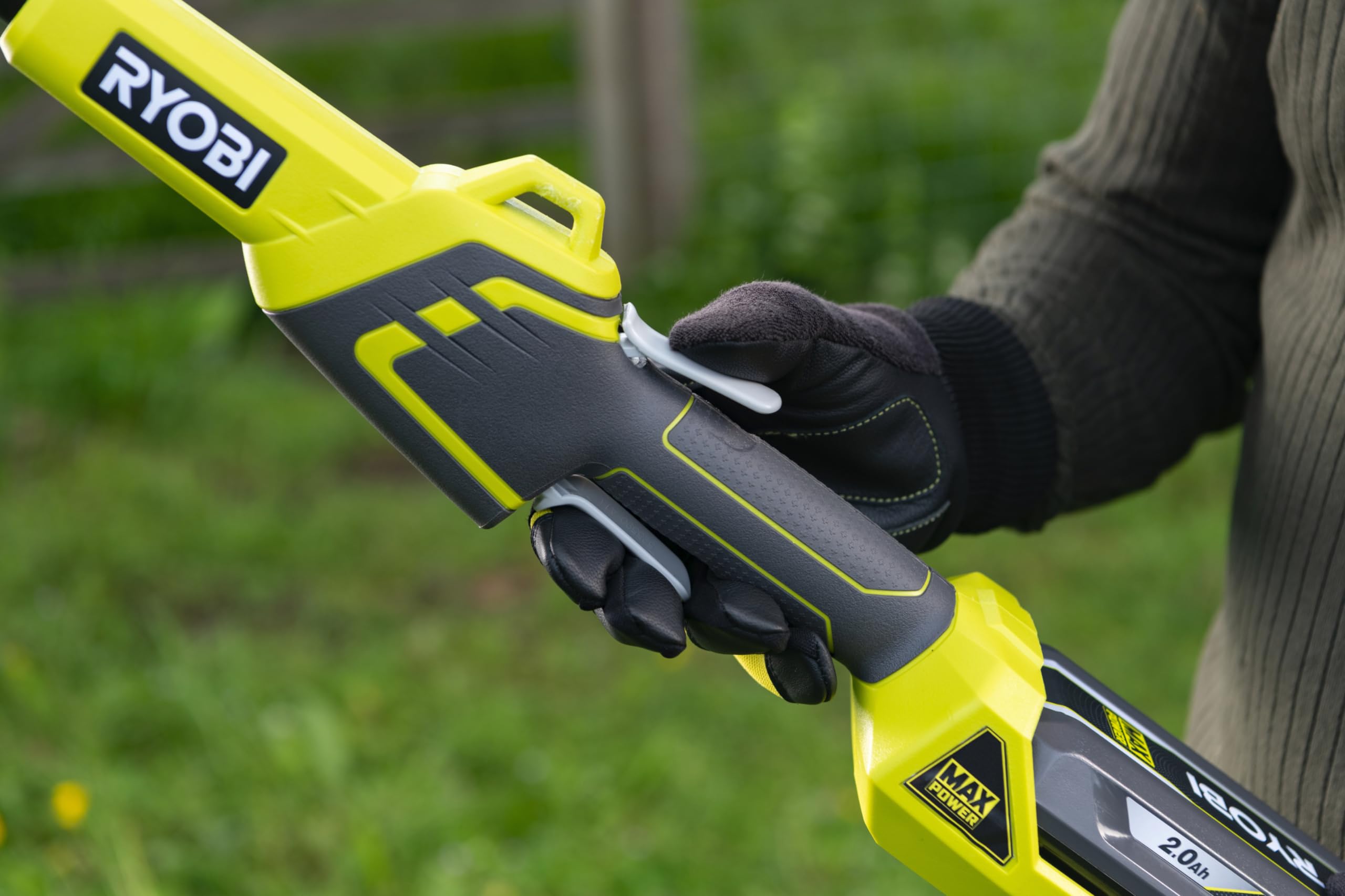 RYOBI Élagueuse sur Perche 36V MAX POWER RY36PP25A-0 – Élagage Arbres, Coupe Branches en Hauteur Jusqu'à 4 m, Guide 25 cm, Perche Télescopique, Sans Batterie ni Chargeur