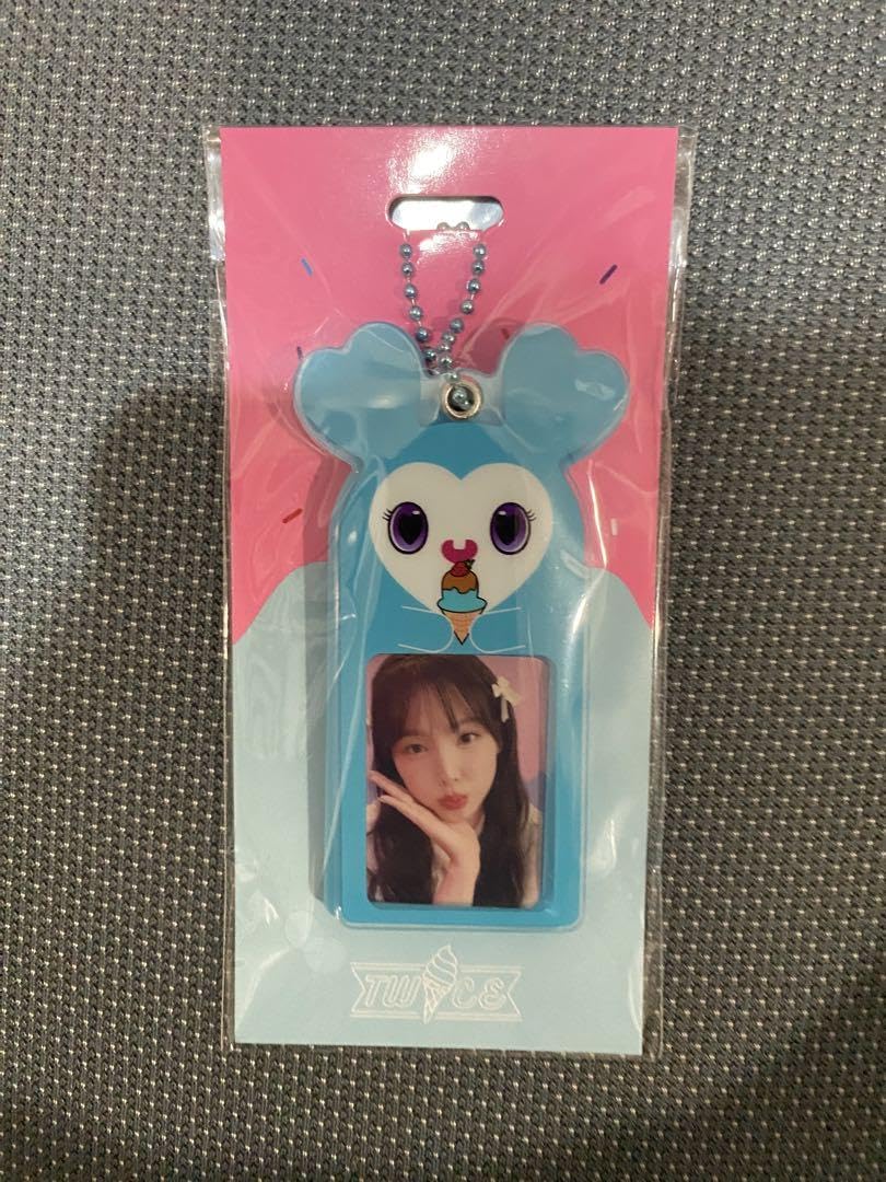 Amazon.co.jp: TWICE ナヨン ナブリー スライドキーホルダー : おもちゃ