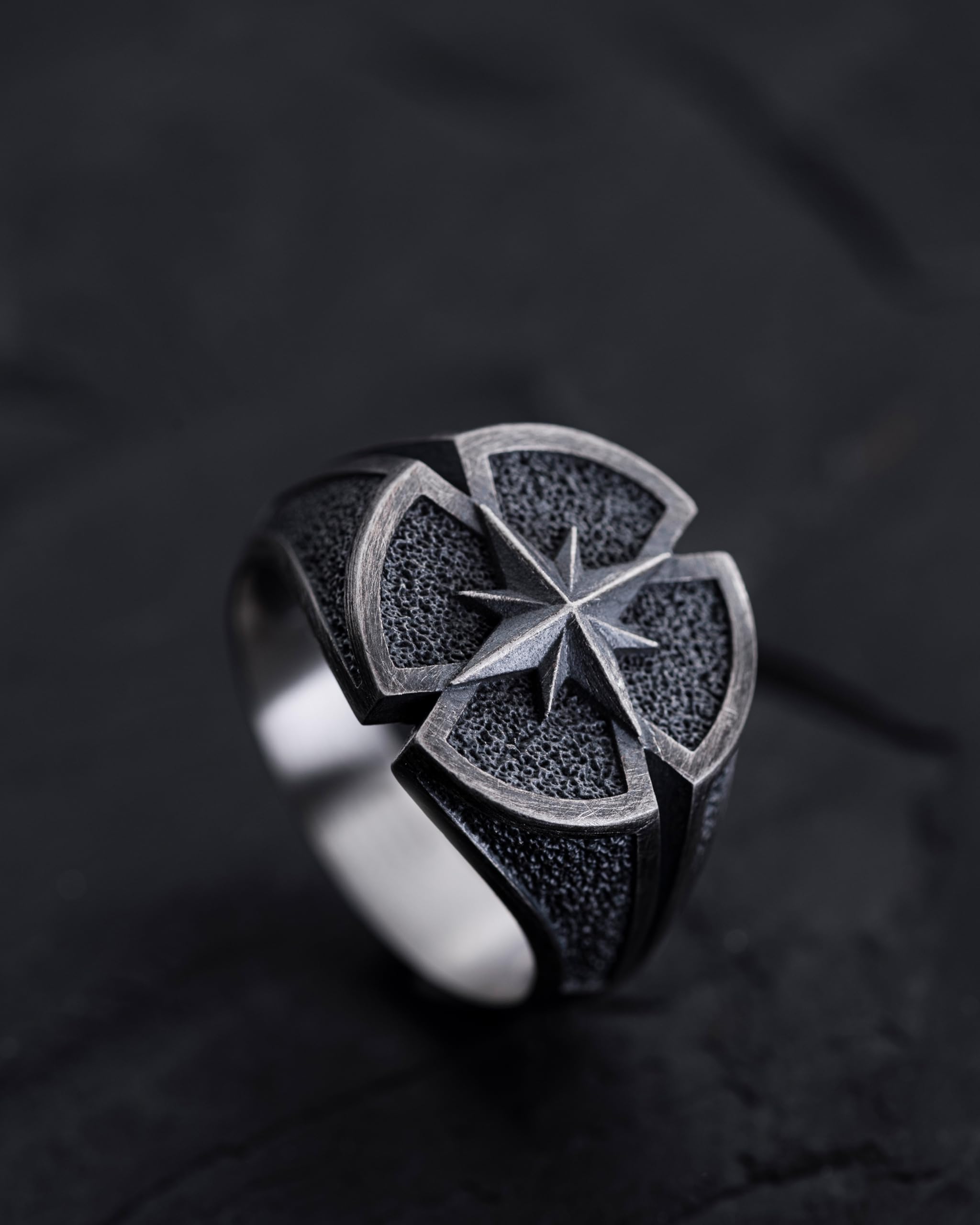 COMPASS Ring aus 925 Sterling Silber für Herren Markanter Kompass Silberring mit symbolischer Bedeutung, Massiver Statement Ring für Männer, Ausdruck von Stärke, Orientierung und Entschlossenheit