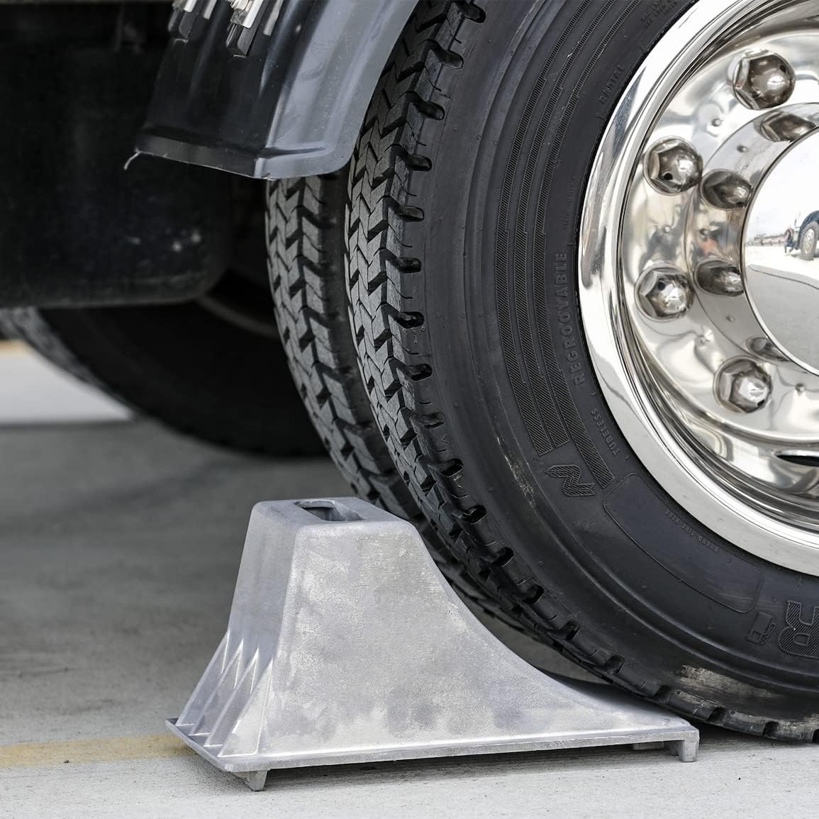 Buyers Products WC1588 Aluminum Wheel Chock, 8.5 x 15 x 8.25 Inch, Steep Slope Chock for Tractors, Trailers and Vehicle Maintenance and Storage, Includes Extra Strength Rugged Teeth