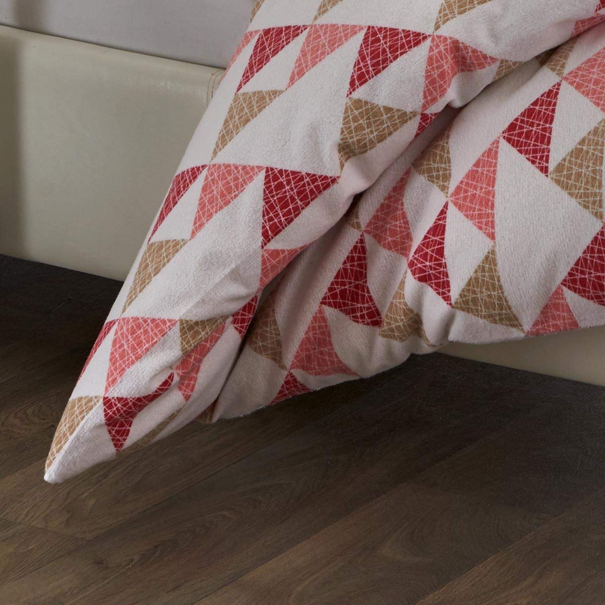Traumschlaf Frottee Bettwäsche Christin – kuschelig warm & weich | geometrisches Dreiecksdesign in Rot & Beige | pflegeleicht & strapazierfähig - 135x200 cm + 80x80 cm