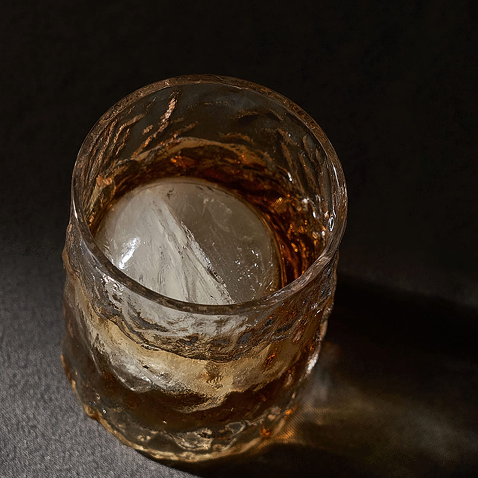 Szklanki do wody Młotkowany szklany kubek do whisky 2-częściowy zestaw 10 uncji szkła bezołowiowego Zachodnie szkło do wina Domowe szkło do piwa lodowcowego Zestaw szklanek do napojów Szklane kubki