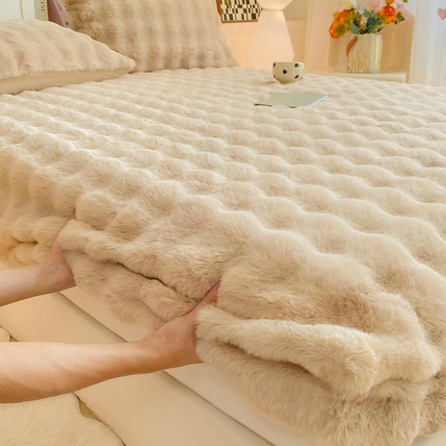 Milk Velvet Fitted Sheet, Thickened Faux Rabbit Fur Mattress Cover with Deep Pockets, Winter Warm Elastic Bed Fitted Sheet, Soft Plush Fluffy Mattress Protector Bedspread(Purple,Twin(35x79in))