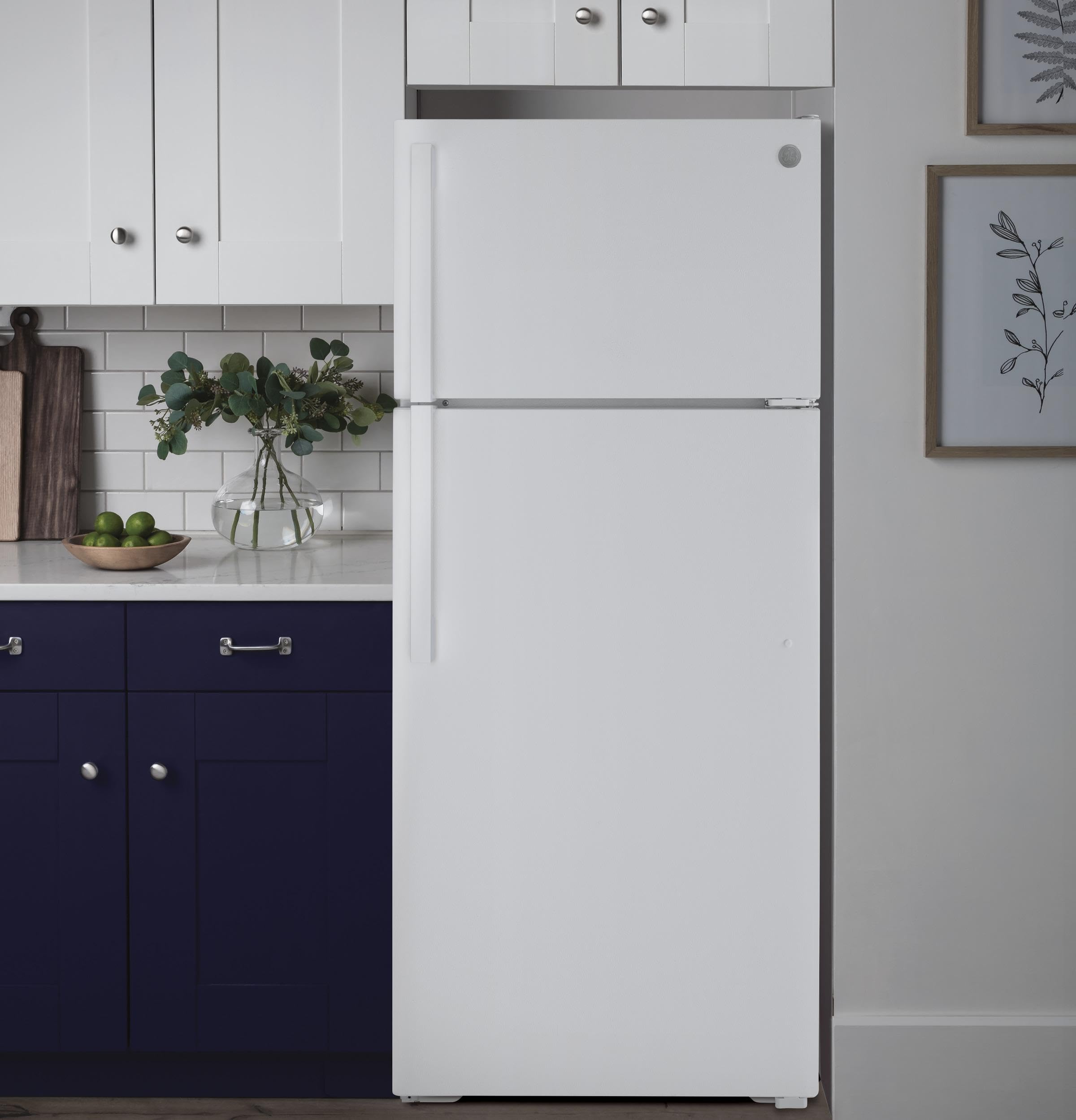 GE 15.6 Cu. Ft. Top Freezer Refrigerator In White on Fridge.com - View 5