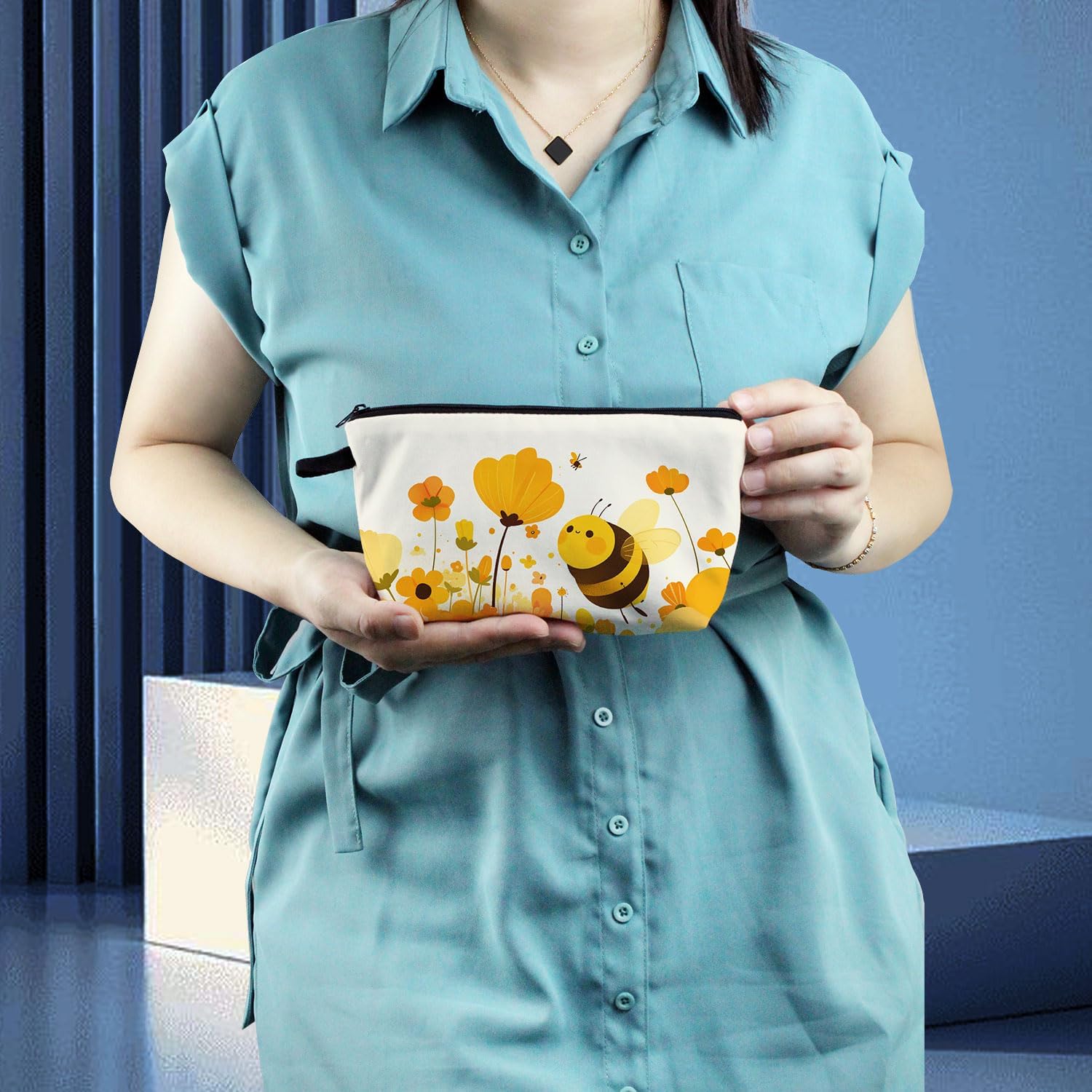 Cartoon Bee Makeup Bag Yellow Floral Chubby Bee Cute Small Organizer Bag Zipper Pouch Bee Floral Cosmetic Bag Present for Bee Lovers Women Friends - Image 7