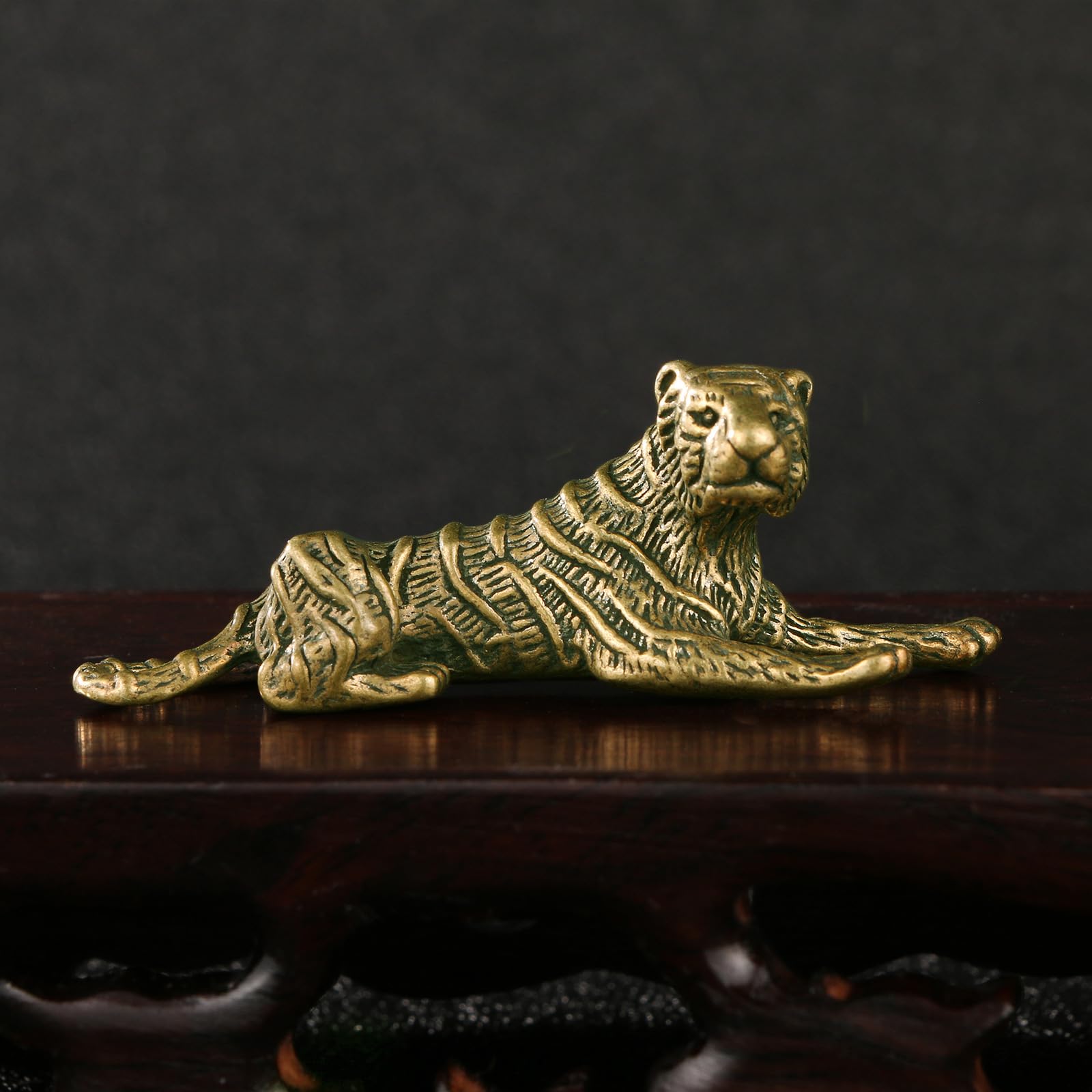 YANGPZFC Small Copper Tiger Statue Ornament Rustic Brass Statue For Desk Decor, Handcrafted Vintage Sculpture