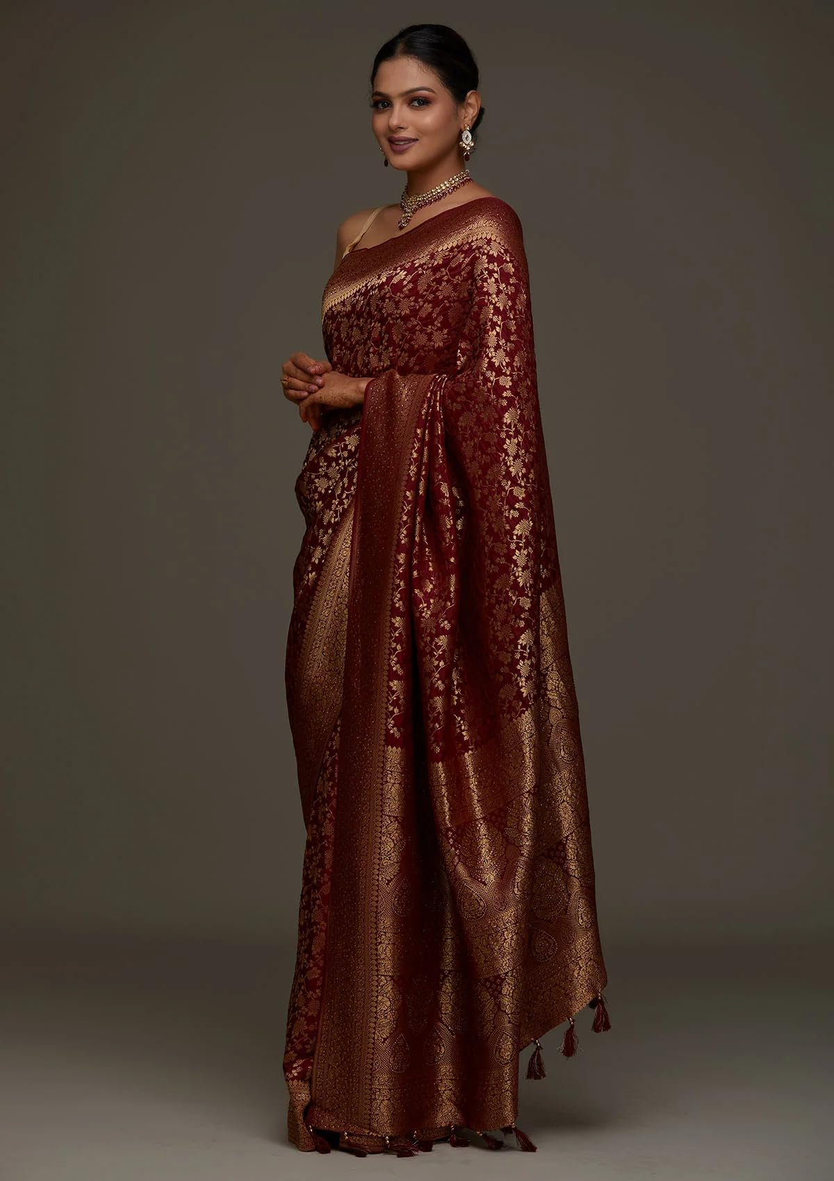 Pujia Mills Damen Zari Arbeit Kanjivaram Weiche reine Seide Banarasi Sarees mit ungesäumtem Blusenteil