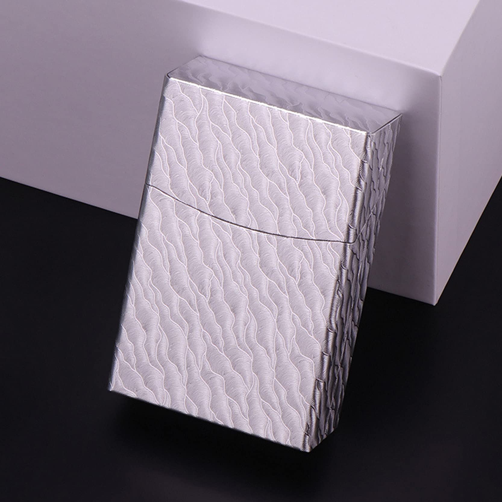 Etui na papierosy ze stopu aluminium， kreatywne etui na papierosy， z zapięciem magnetycznym， solidna i stabilna ścianka wewnętrzna， 3 zawiasy， mieści 20，B-91 * 60 * 27.5mm