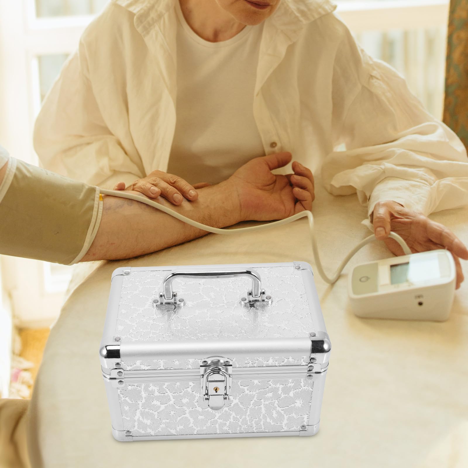 Große Silber mit Aluminiumlegierung Medikamentenbox, Griff | Großes Fassungsvermögen, Robust und Leicht zu Öffnen, für Werkstatt und Geschäftsreise, Kompakt Tragbar