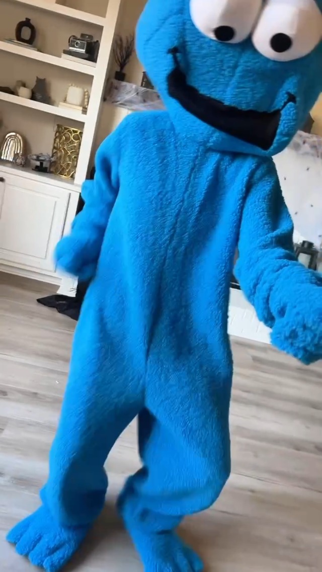 Amazon.com: Fun Costumes Sesame Street Adult Cookie Monster Halloween Costume Unisex | Perfect for Halloween & Cosplay - X-Small - Blue : Clothing, Shoes & Jewelry Amazon.com: Fun Costumes Sesame Street Adult Cookie Monster Halloween Costume Unisex | Perfect for Halloween & Cosplay - X-Small - Blue : Clothing, Shoes & Jewelry