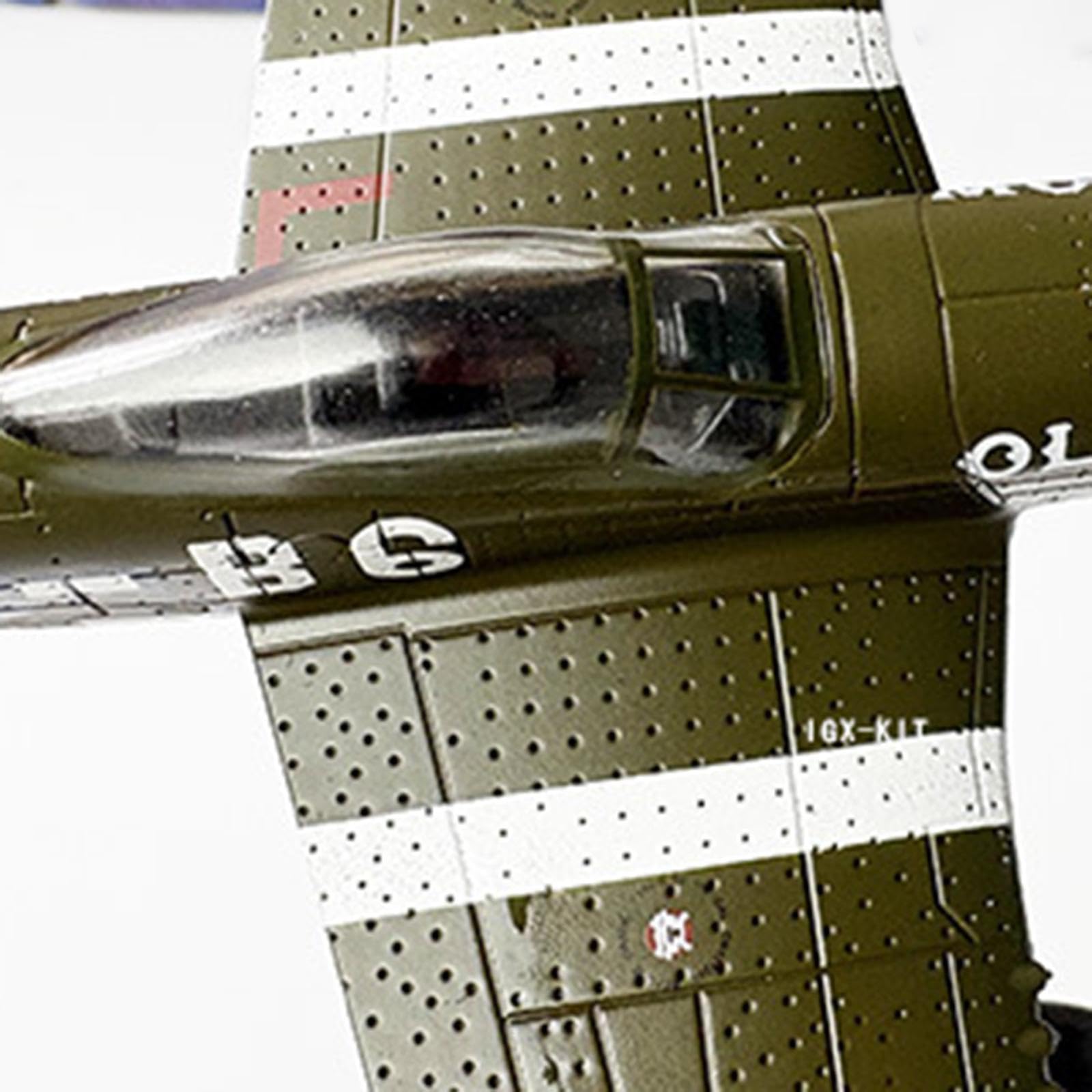 Modellino di Aereo da Combattimento P51D in 1/72 con Base, Ideale per Decorare casa, Mobile TV, Camera da Letto e scrivania.