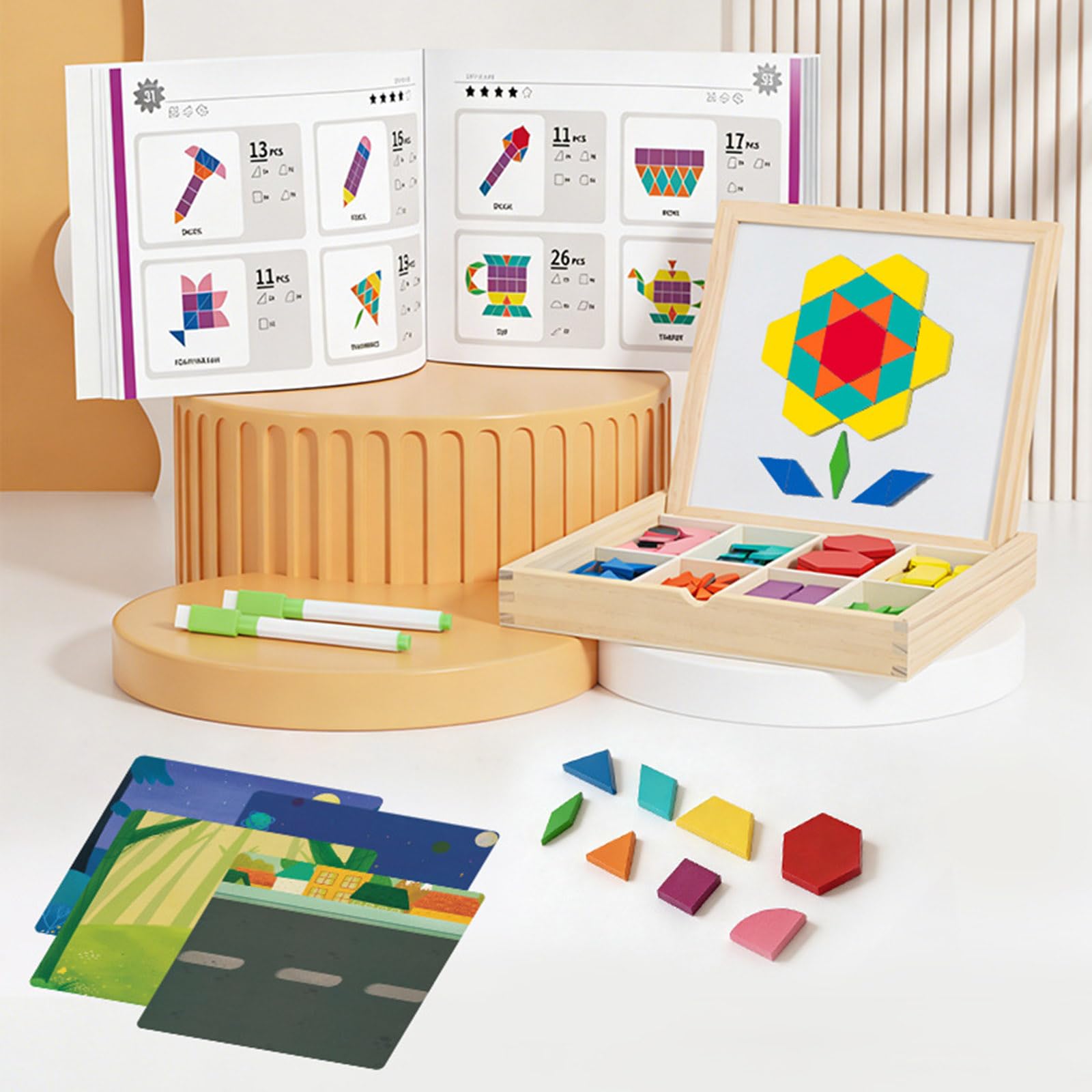 Interaktives Formspielbrett für Vorschulalter, die interaktive Spielsets mit und künstlerischer Kreativität erkunden