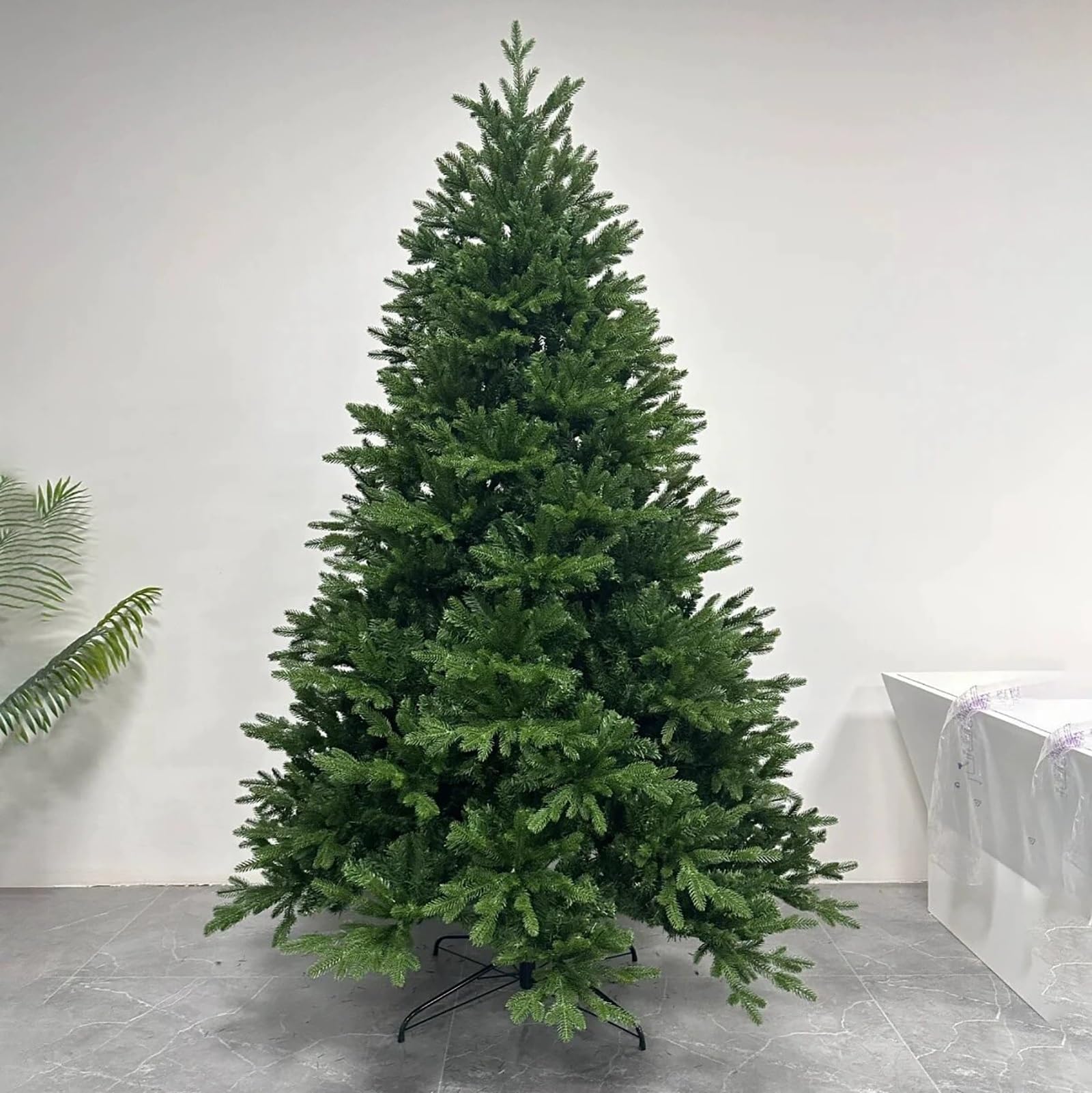 Árbol de Navidad Artificial Verde de PE, Pino Navideño Premium con Bisagras para Decoración de Interiores, Incluye Soporte(240cm/8ft)