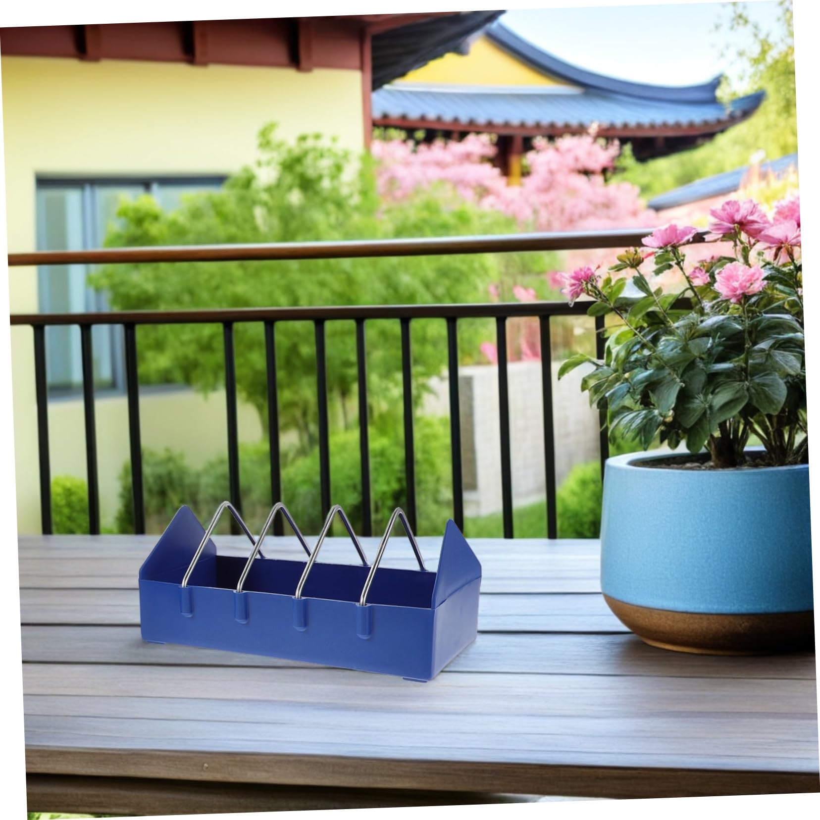 Beaupretty 4piezas Comedero Engrosado con Ranuras de Separación de Alambre de Bandeja Dispensadora de Comida para Pollos Patos Aves de Corral Granjas Comedero de Plástico Resistente