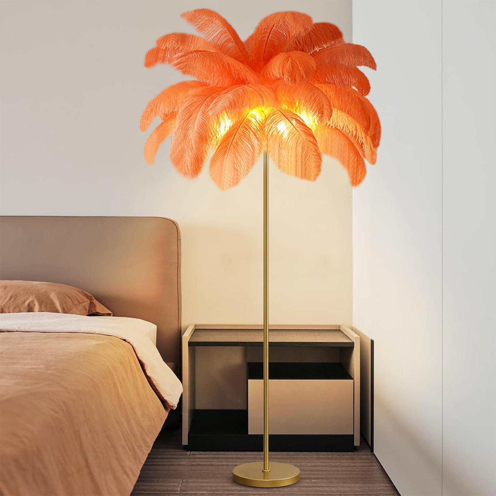 Lampaire en plumes d'autruche créant une ambiance cocooning dans votre chambre
