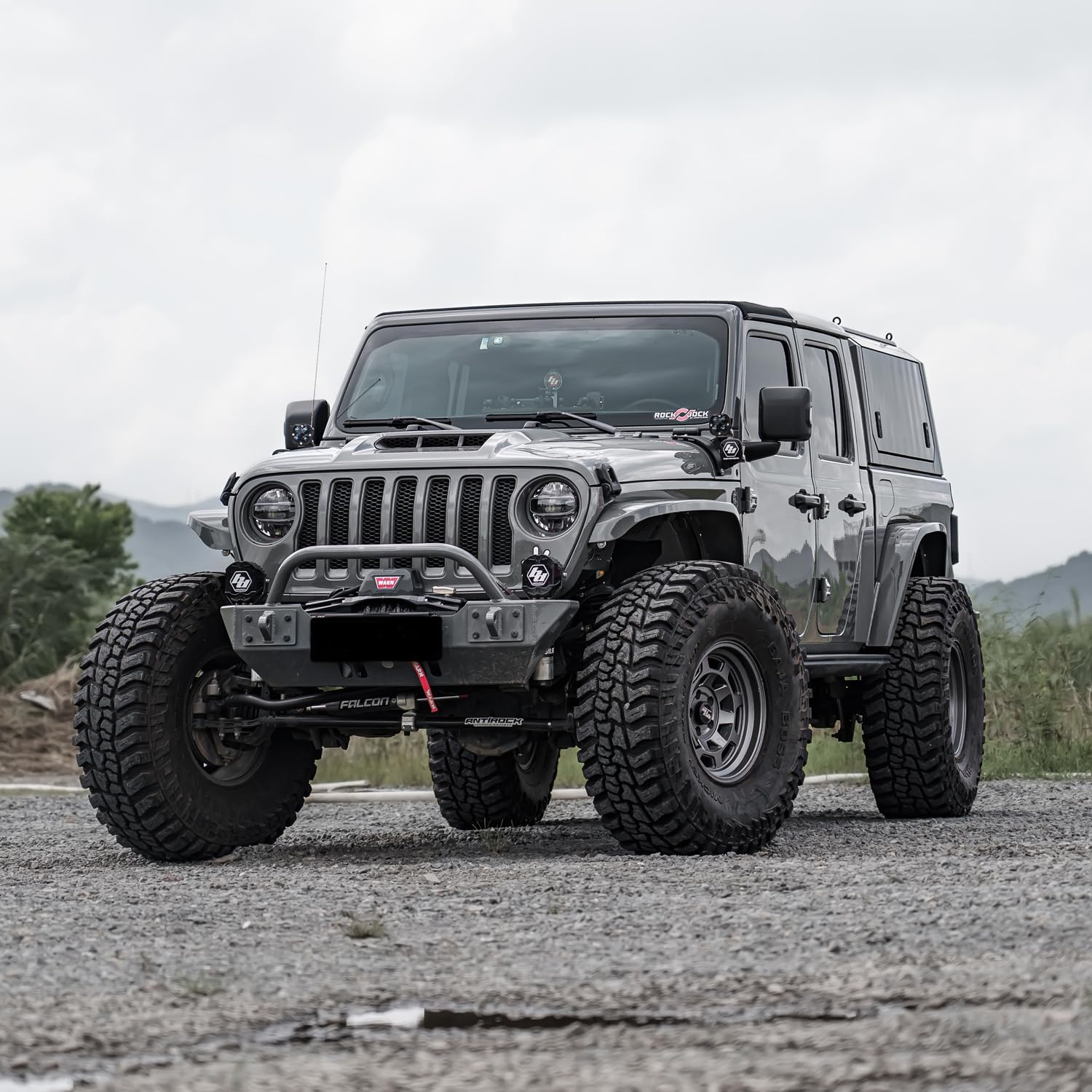 RockTrix RT117 17 inch Wheel Compatible with Jeep Wrangler JK JL 17x9 5x5 Wheels (-38mm Offset, 3.5in Backspace) 5x5 PCD, 71.5mm Bore, Gunmetal Gray Wheels, Also fits Gladiator JT Rims