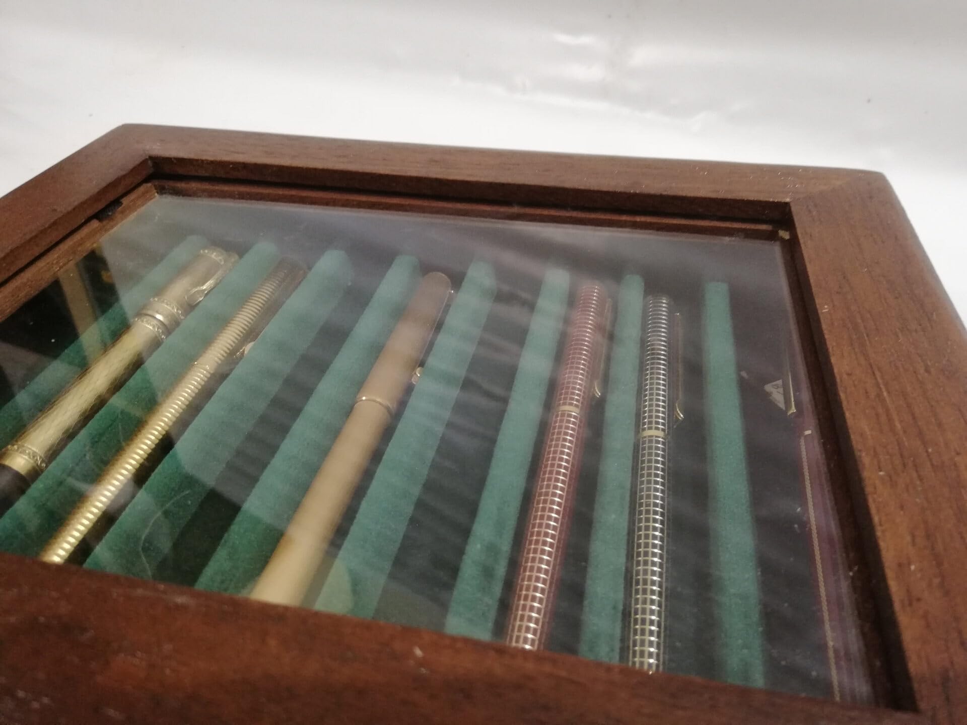 Vetrina Espositore in Legno per Penne Stilografiche con Interno in Velluto, Cofanetto Porta Penne da Collezione per 9 Stilografiche, Artigianale Made in Italy